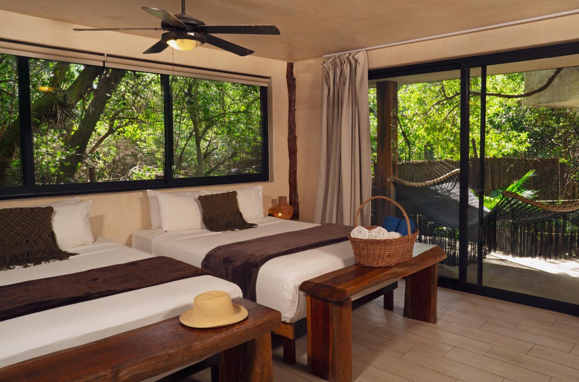 2 Queen Room Balcony