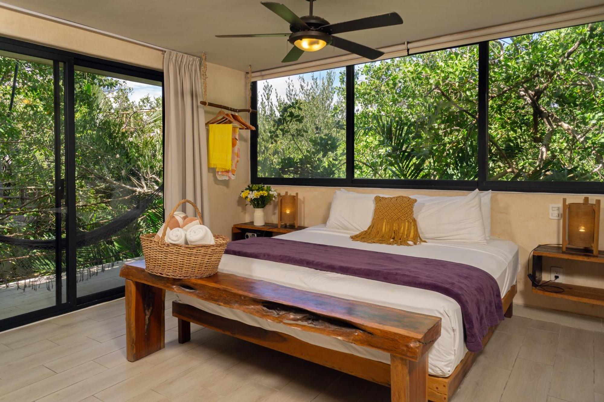 Superior King Room Balcony