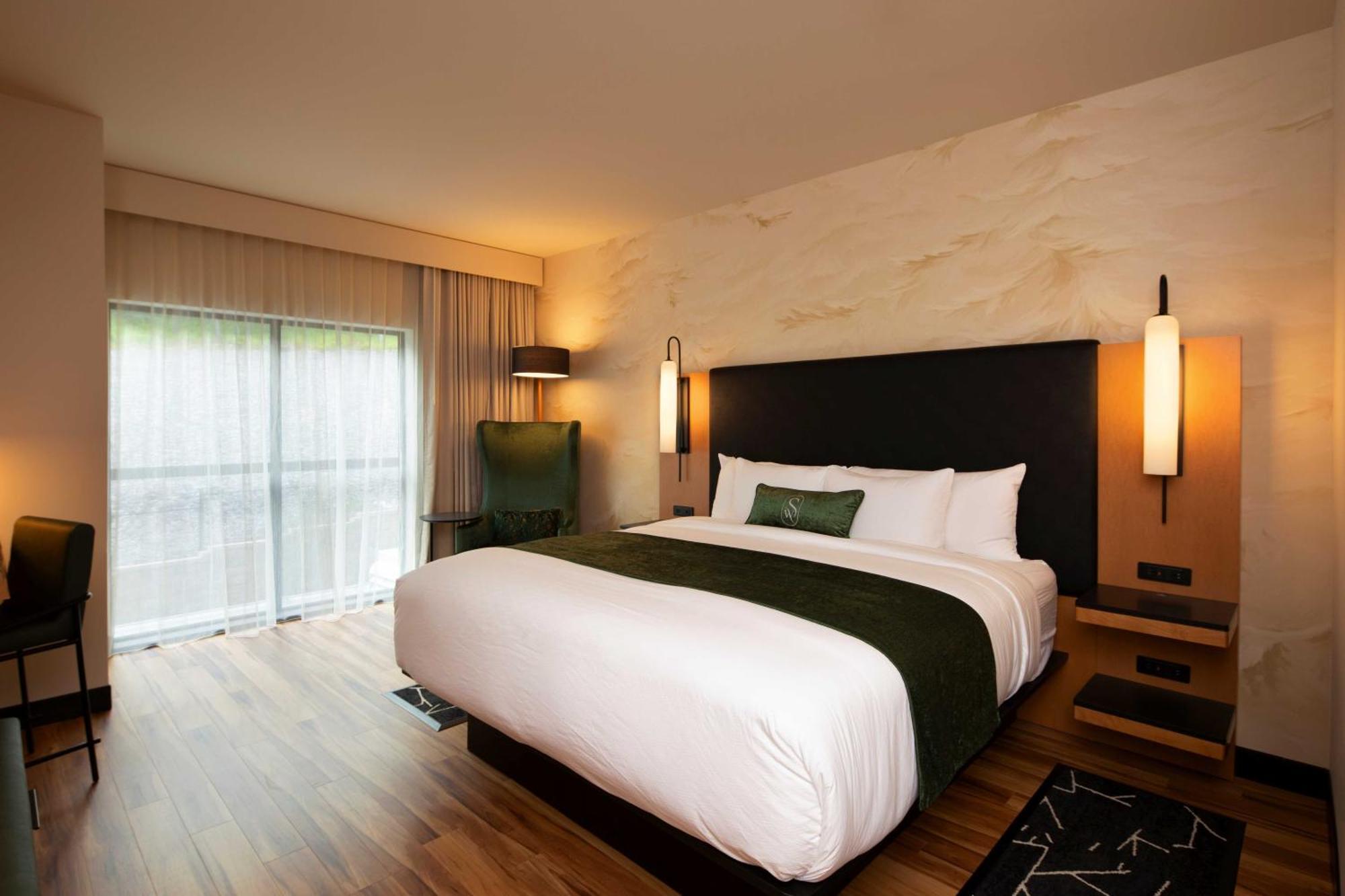 Standard King Room