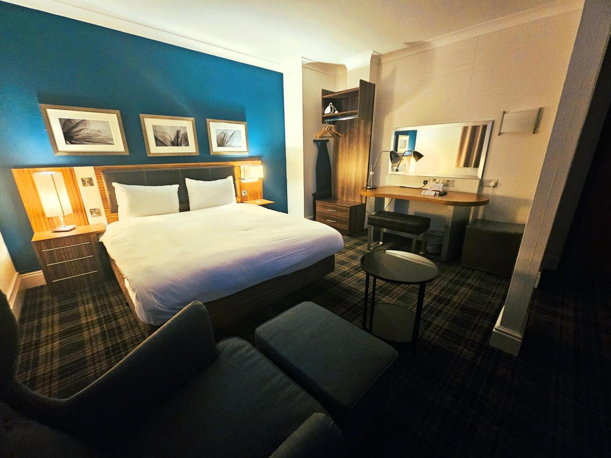 Suite,1622007831:JPEG
