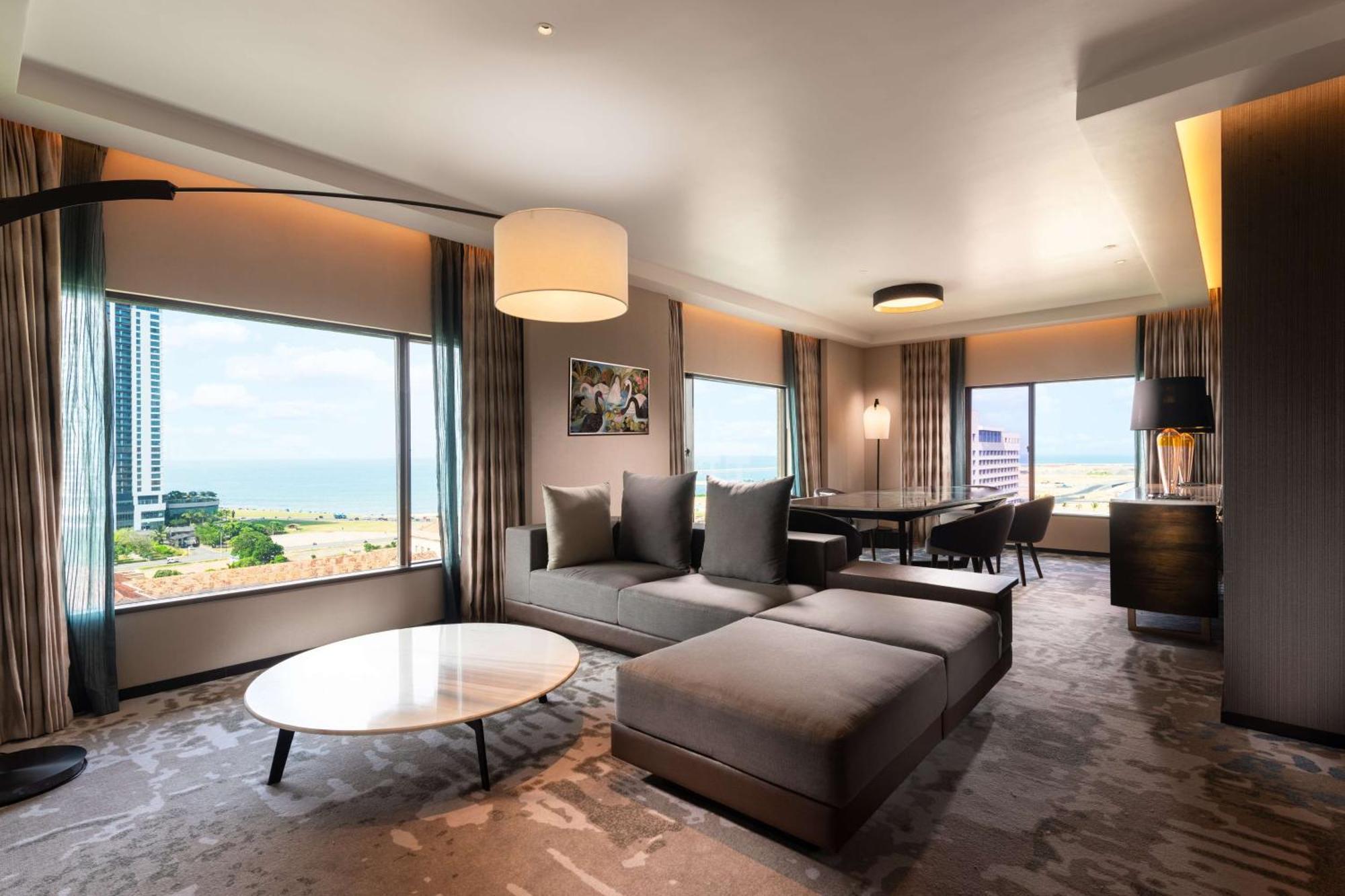 Deluxe King Suite