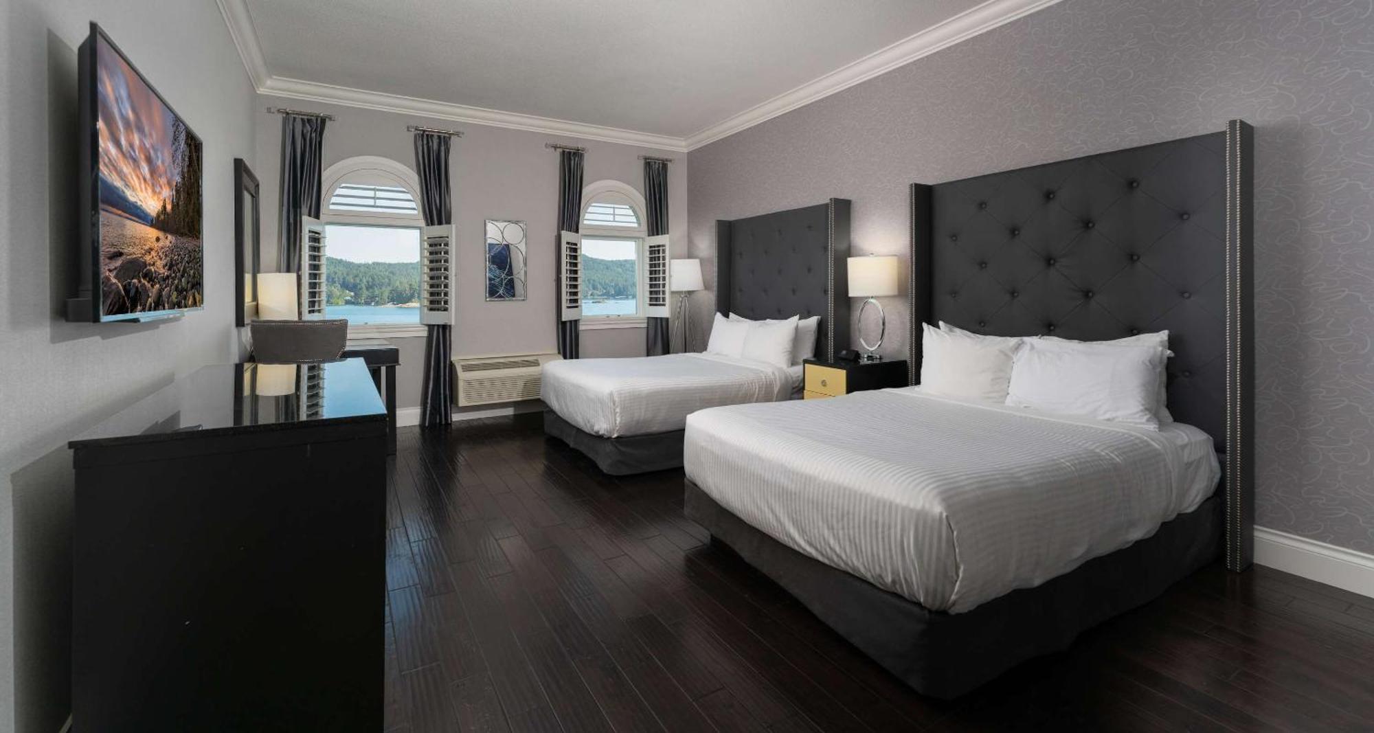 Queen Room with Two Queen Beds and Premium Water View