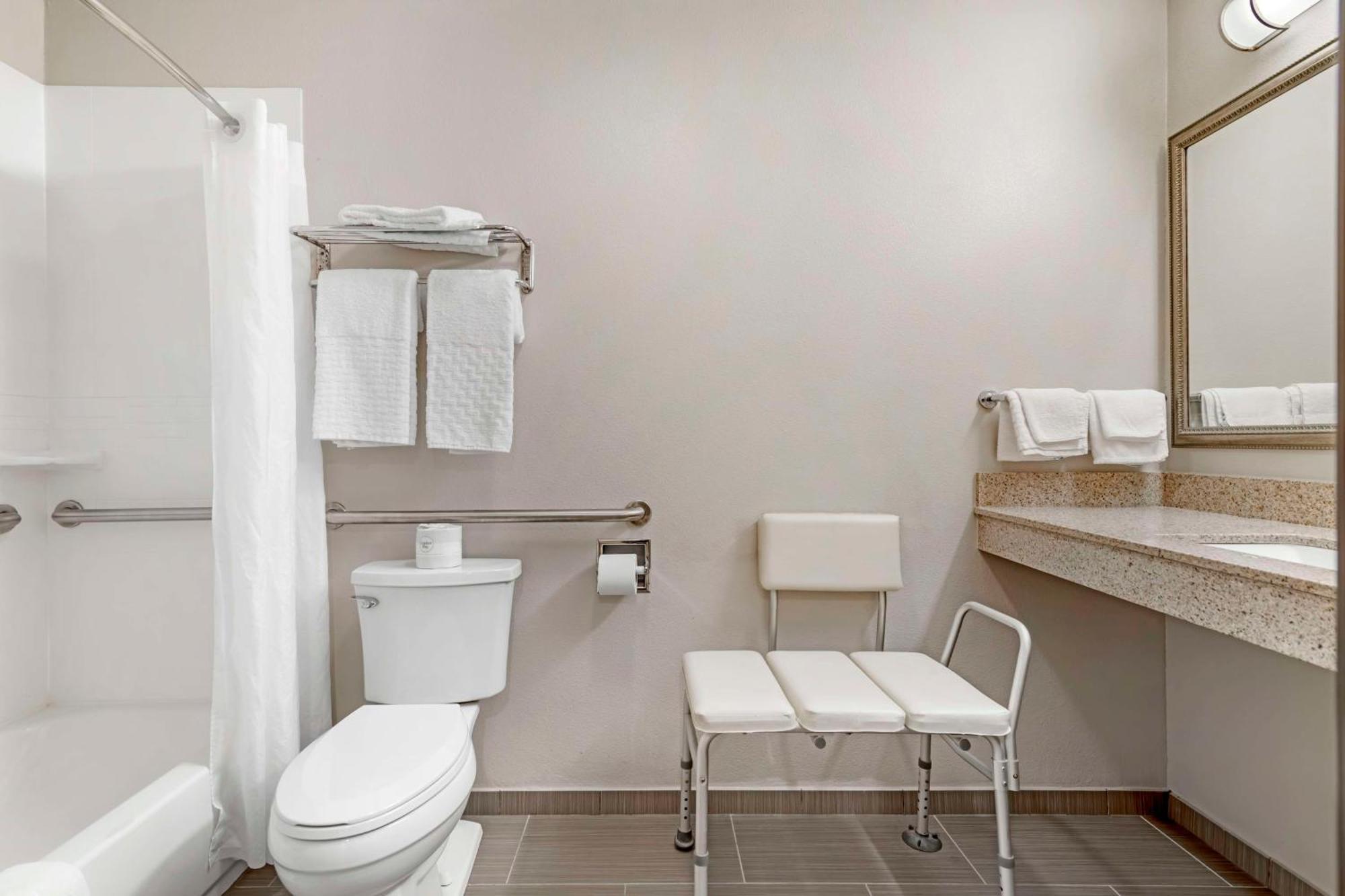 Queen Room - Disability Access Tub