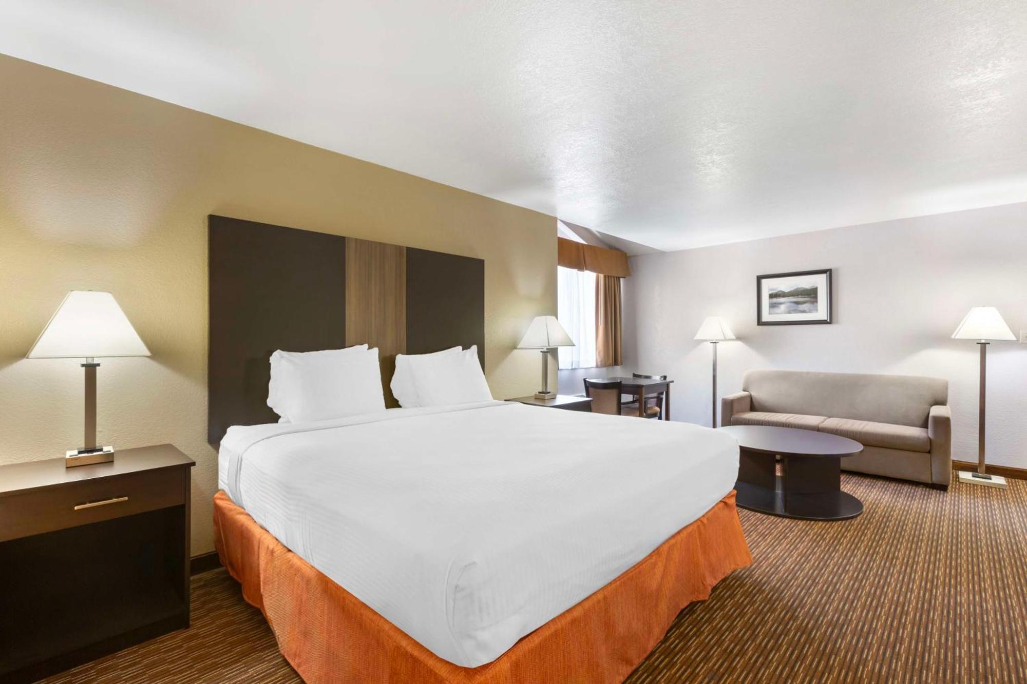 King Room with Sofa Bed - Non-Smoking