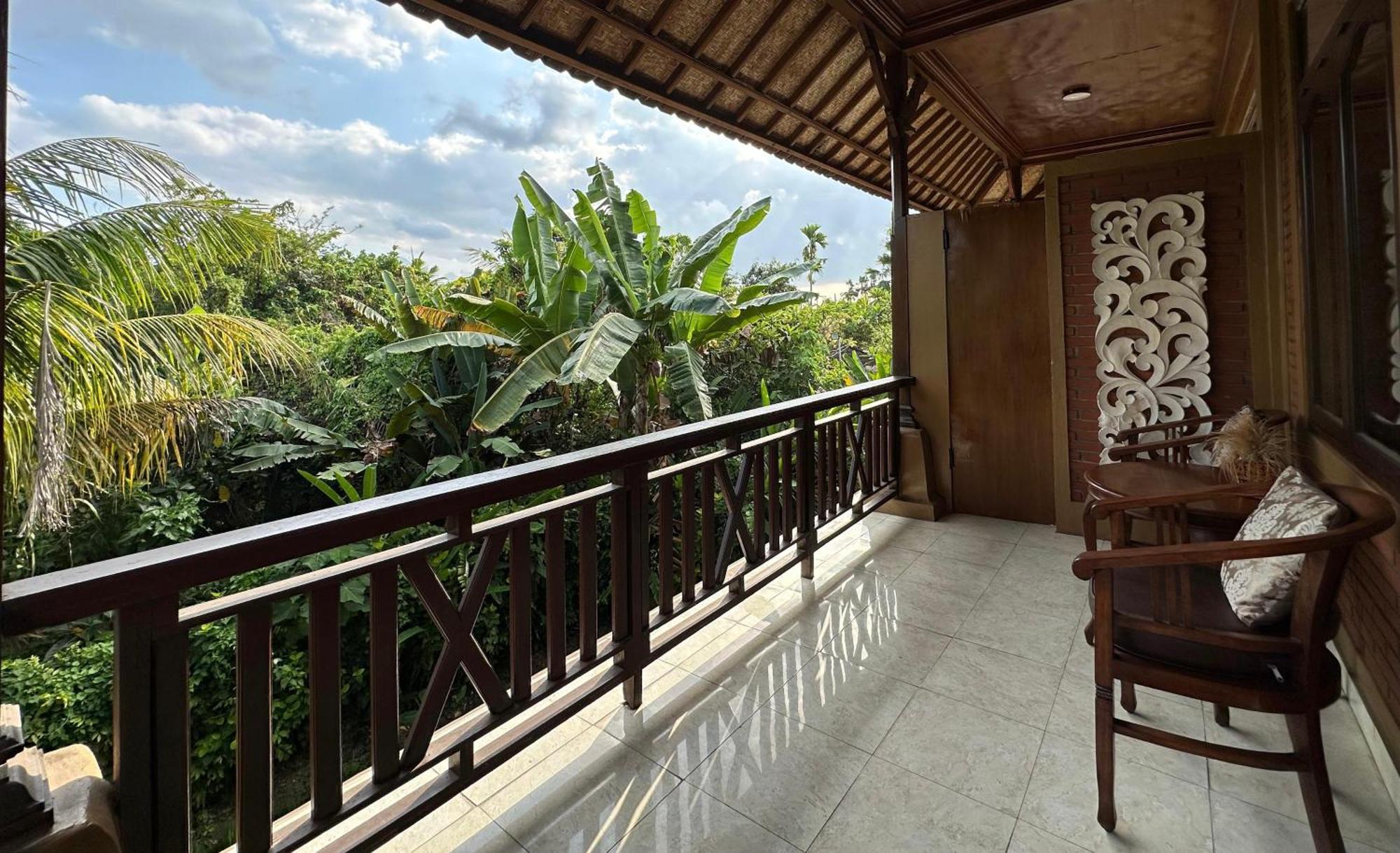 Superior Balcony Cottage