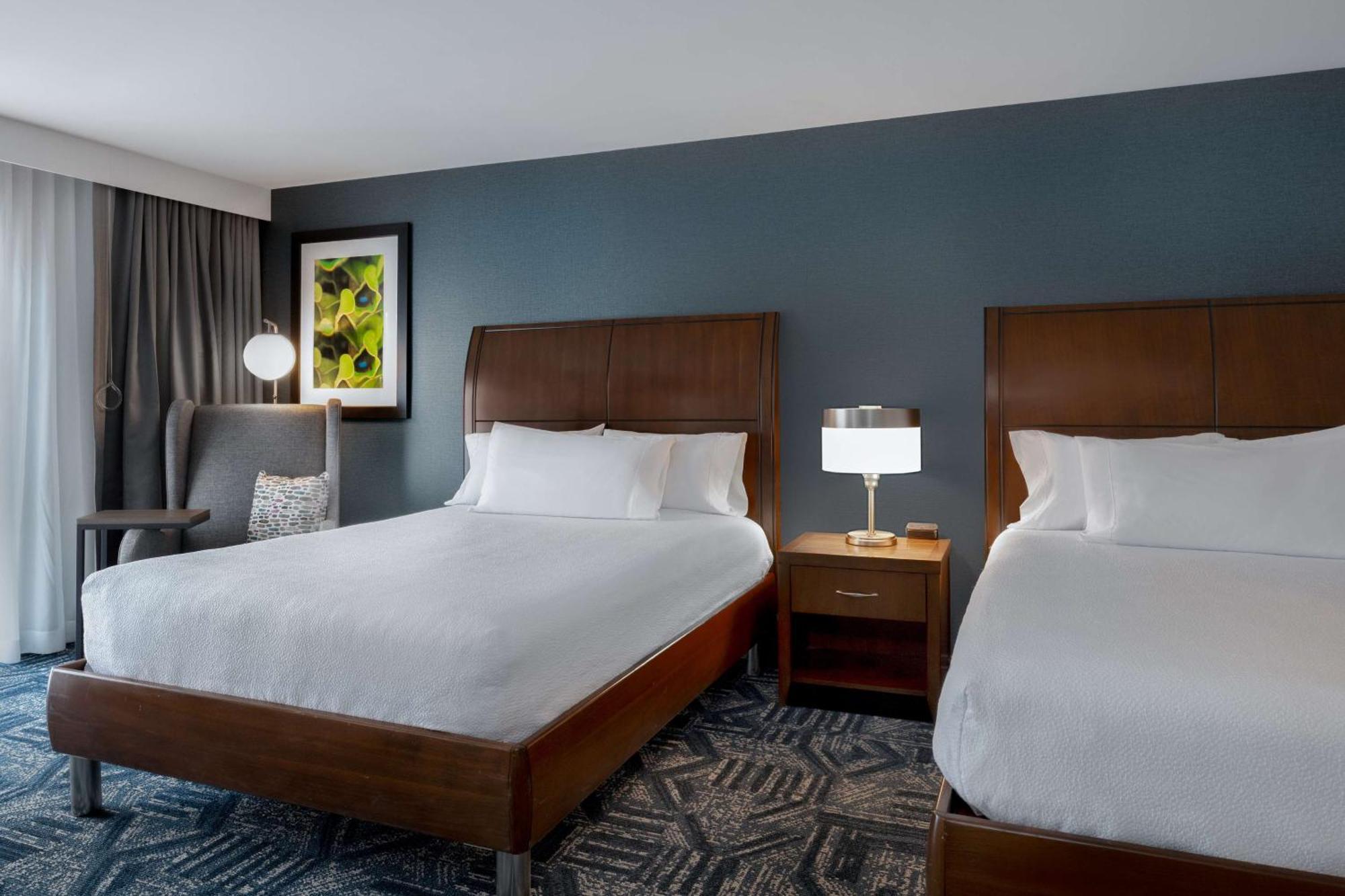 Queen Room Two Queen Beds Hearing Access