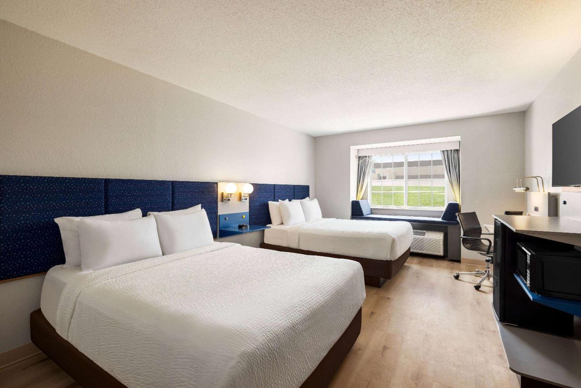 Queen Room with Two Queen Beds - Disability Access/Non-Smoking