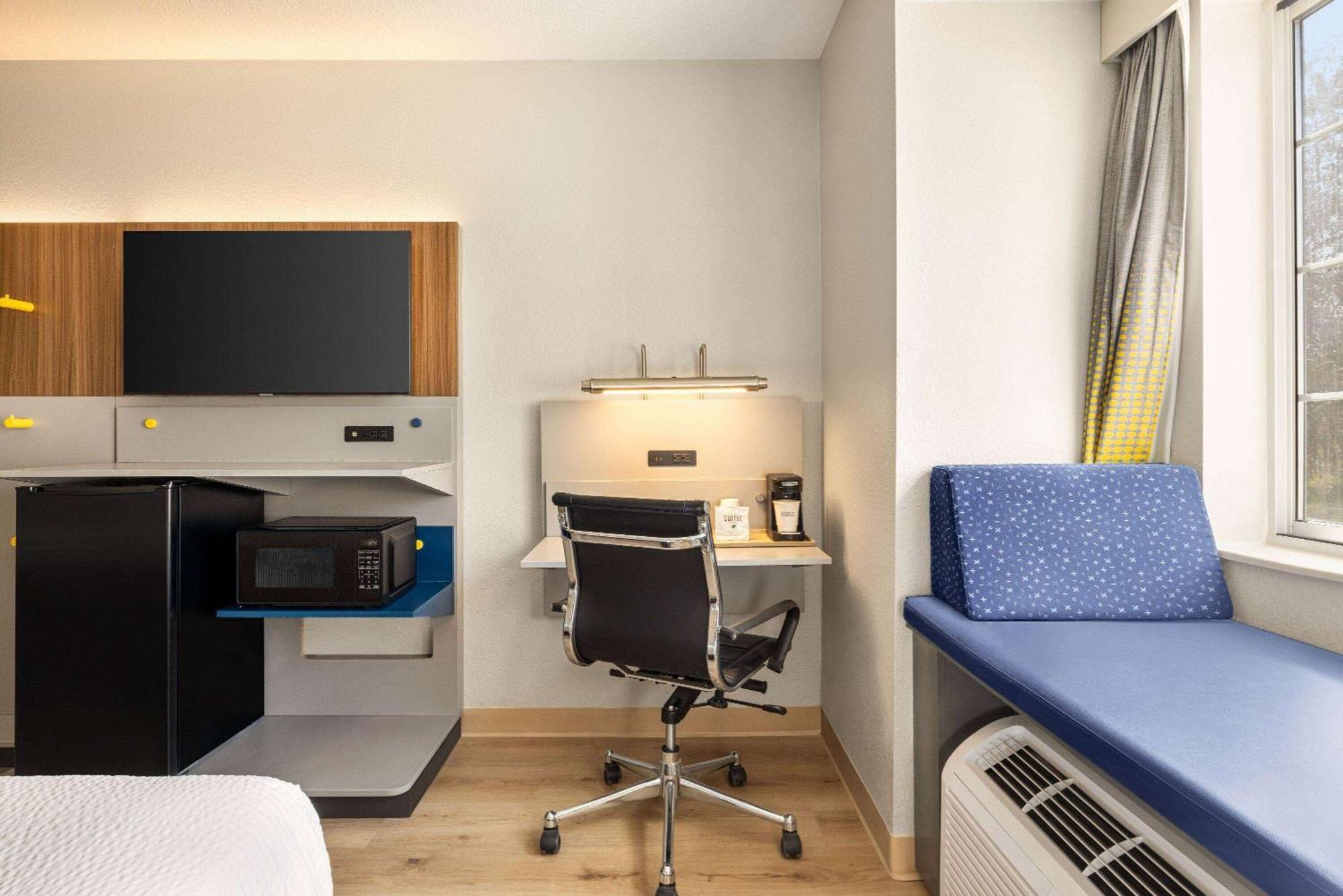 Queen Room - Disability Access/Non-Smoking
