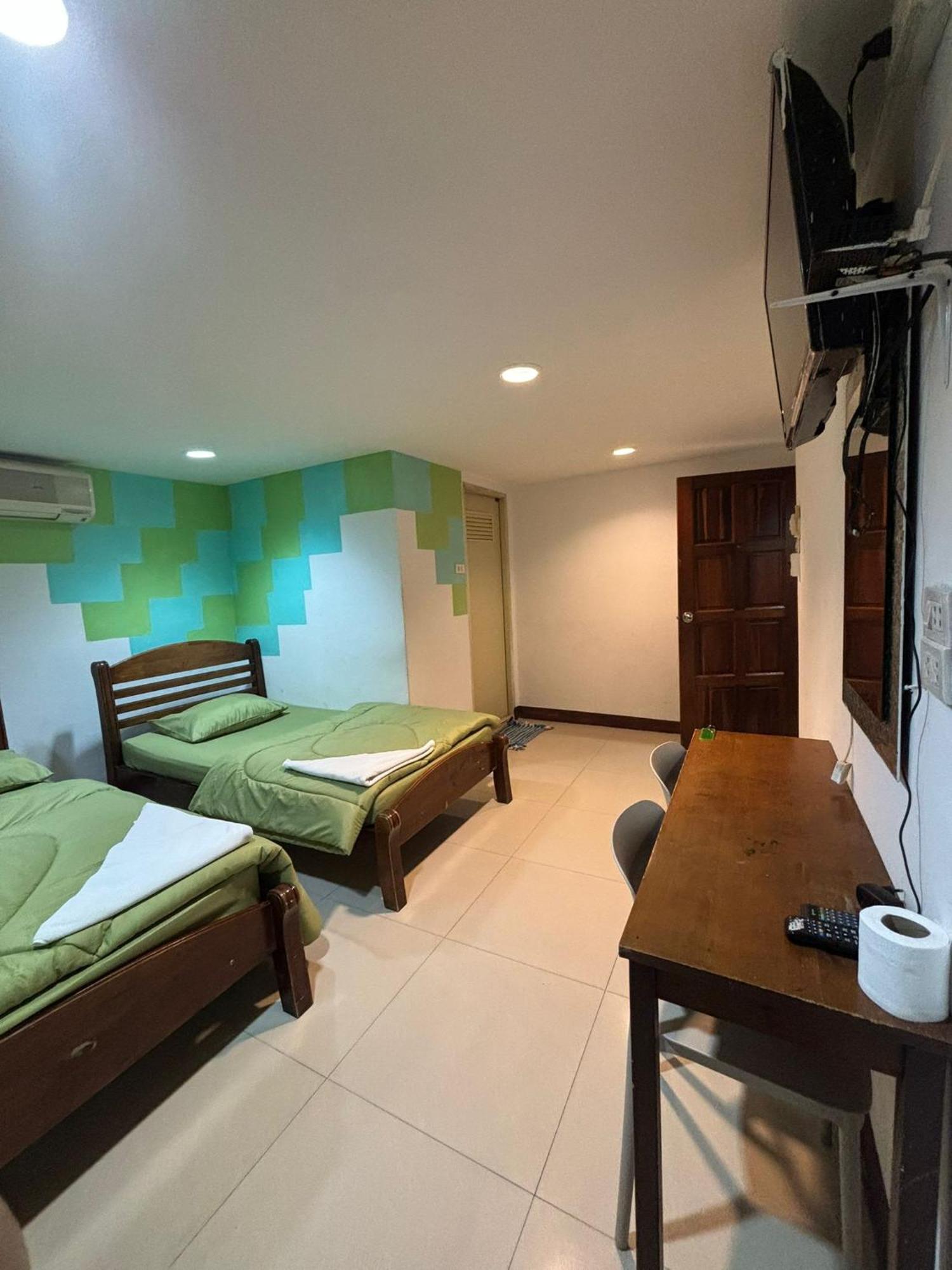 Triple Room,1622117309:JPEG
