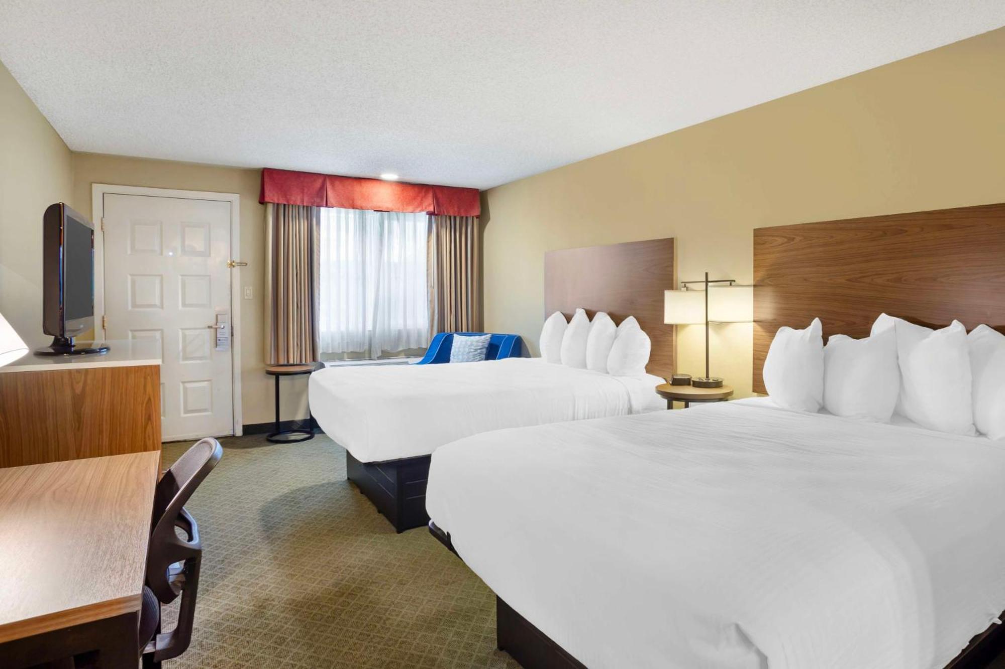 Queen Room with Two Queen Beds - Non-Smoking