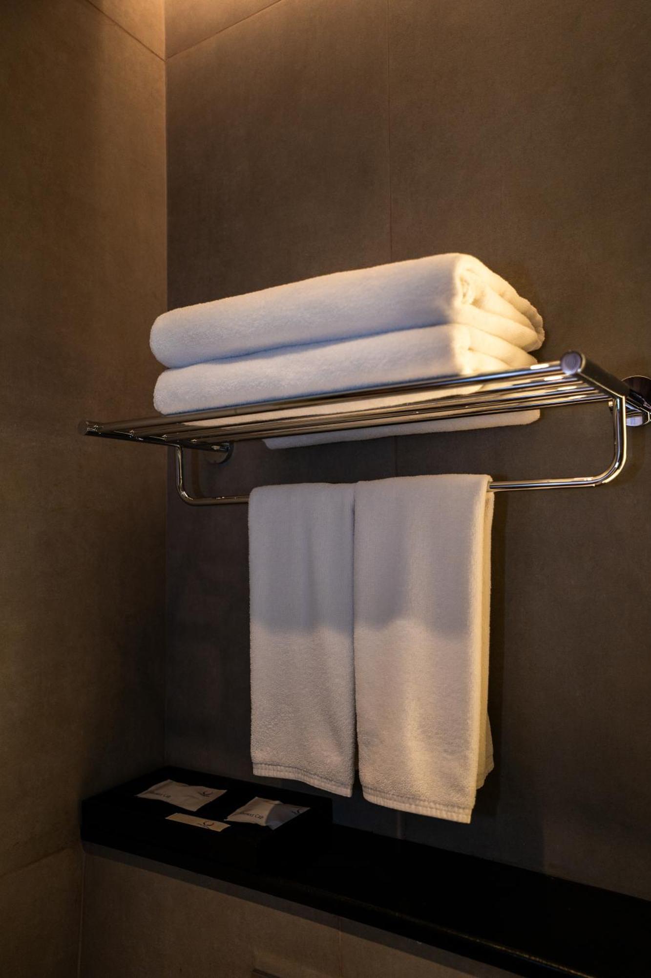 Deluxe Twin Room Partial Sea View