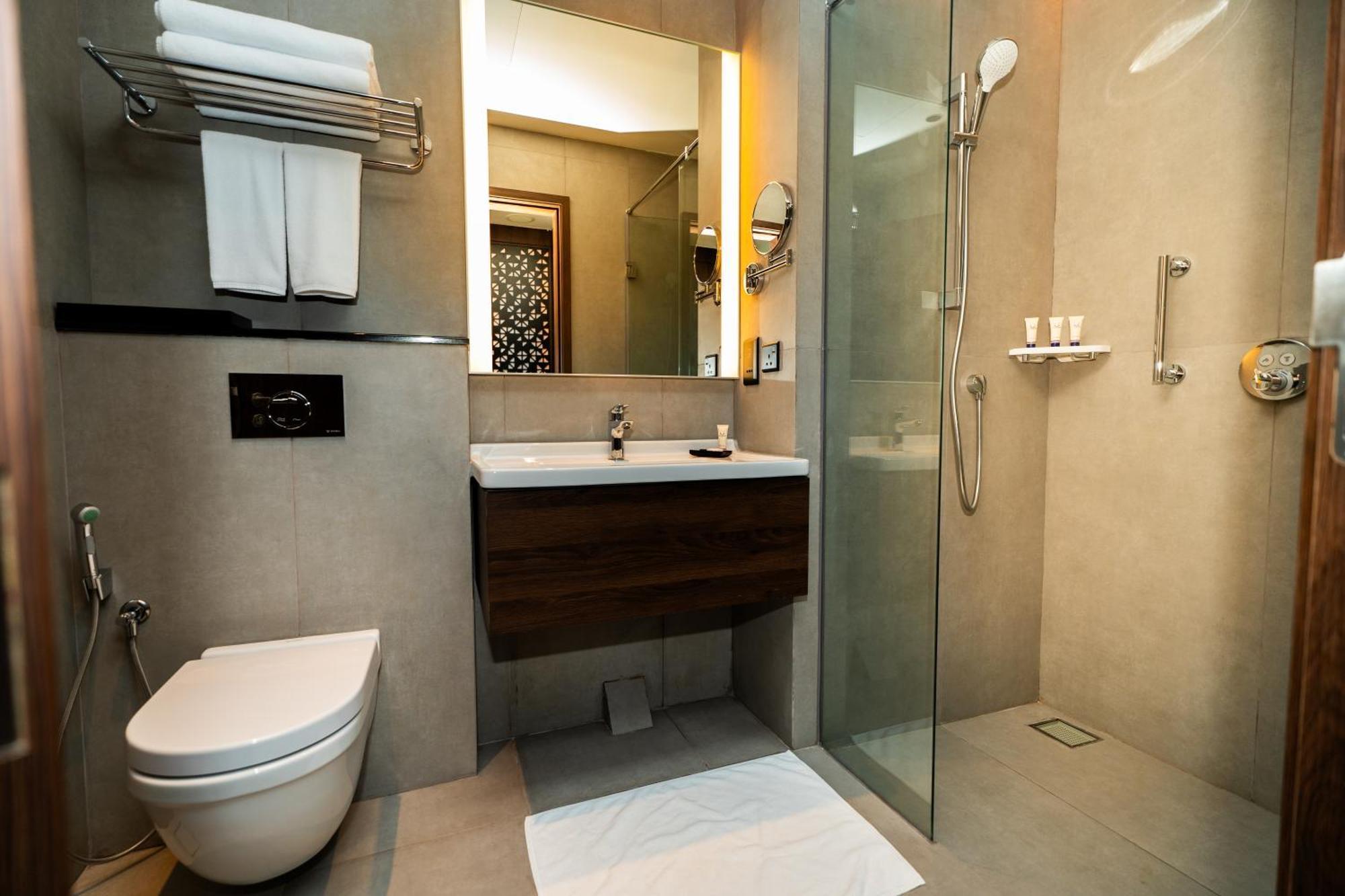 Deluxe Twin Room Partial Sea View