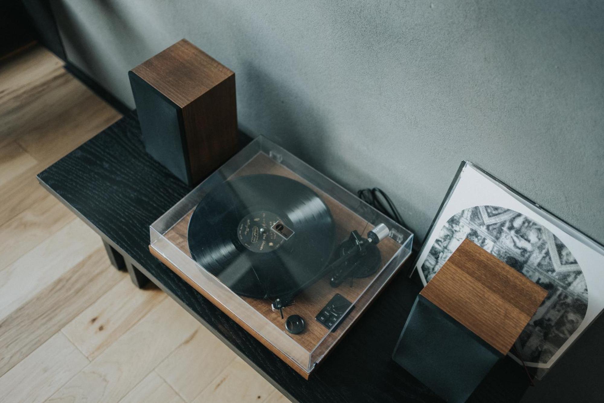 Deluxe Studio