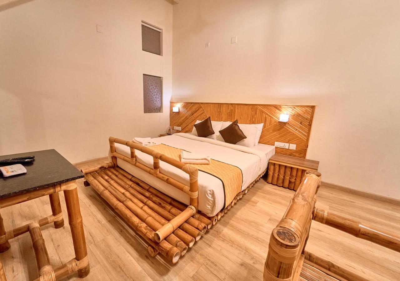 Bamboo Suite Room with Balcony