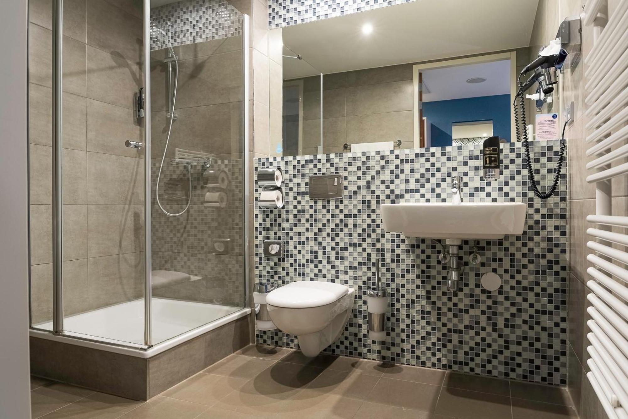 Triple Room,1622874404:JPEG