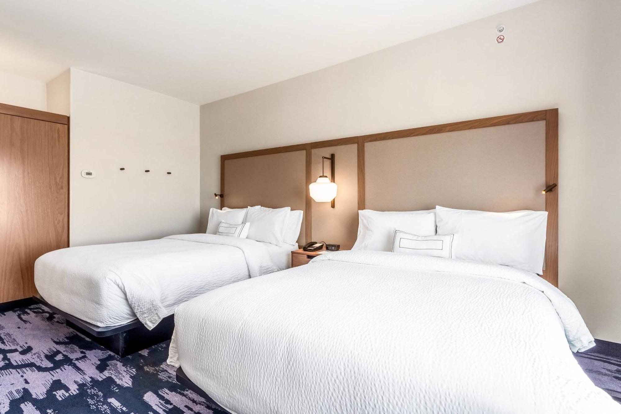 Queen Room with Two Queen Beds and Bathtub - Mobility Access/Hearing Accessible