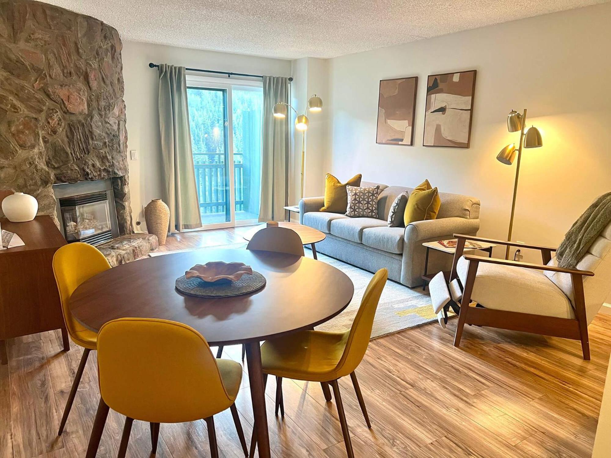 One-Bedroom Apartment with Balcony and Mountain View