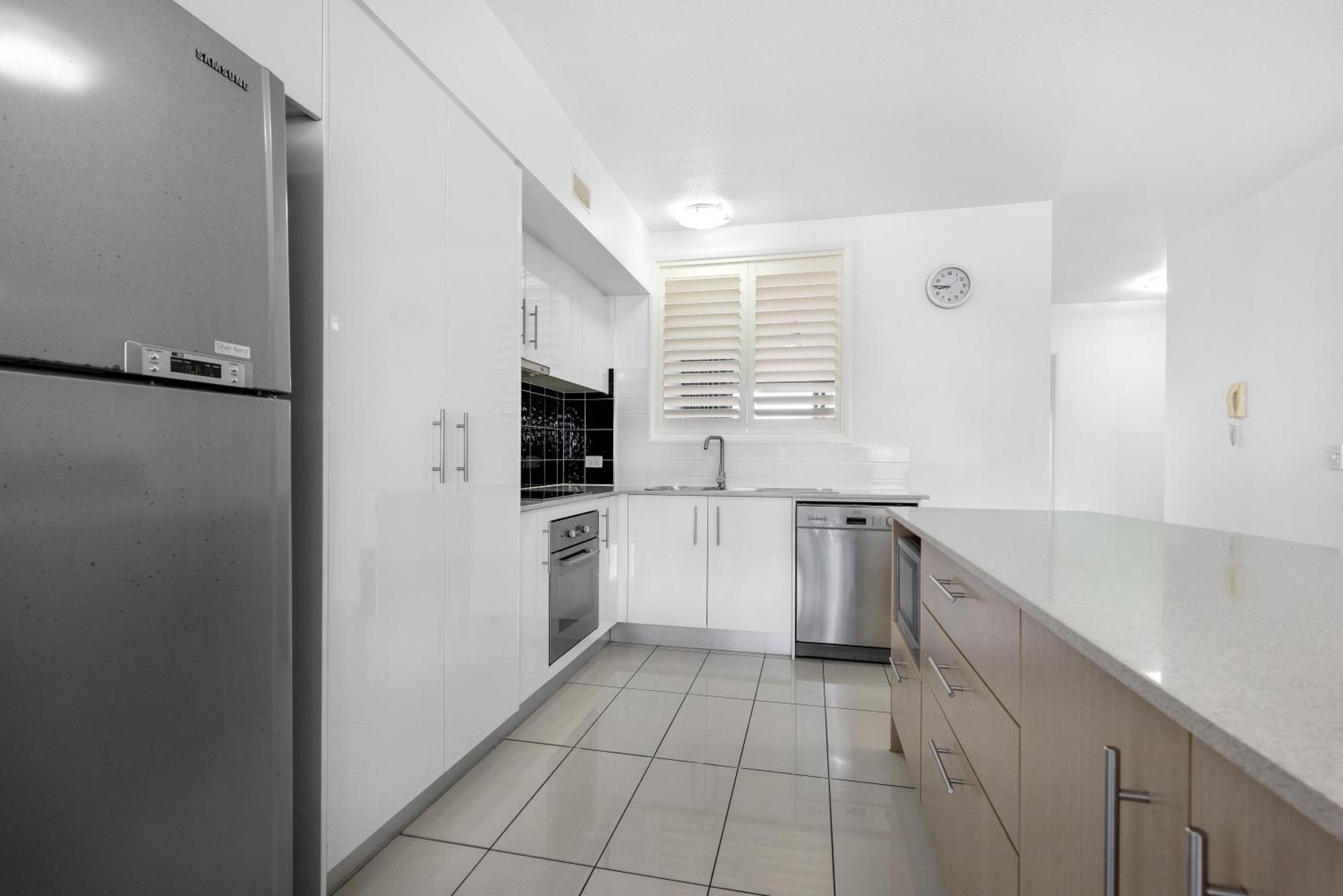 3 Bedroom Courtyard Ocean View Apartment