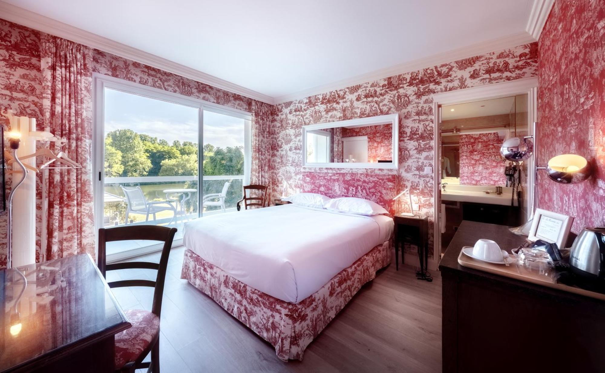 Single Room Balcony