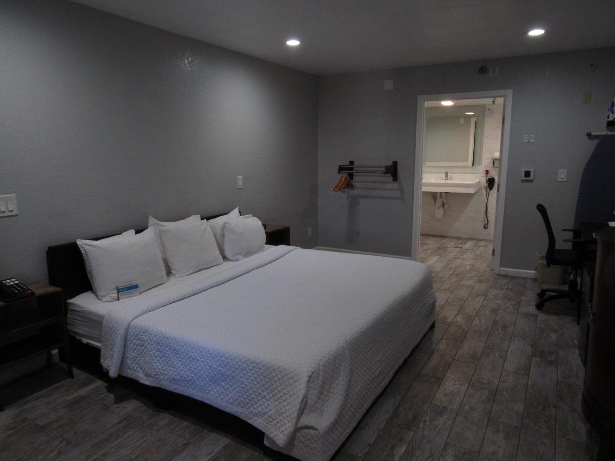 Habitación con cama extragrande y ducha a ras de suelo - Adaptada para personas de movilidad reducida - No fumadores