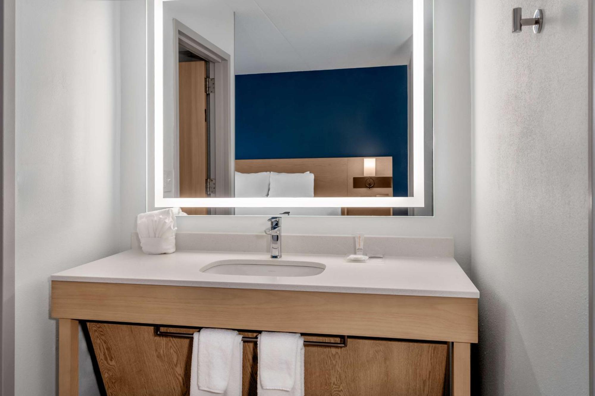 King Room with Sofa Bed - High Floor