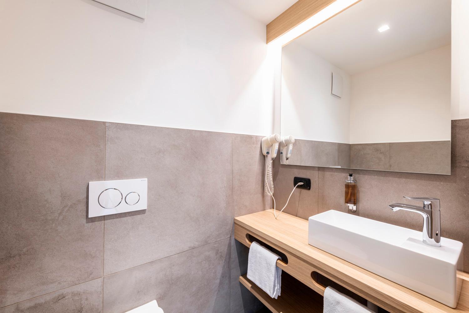 Deluxe Two-Bedroom Apartment