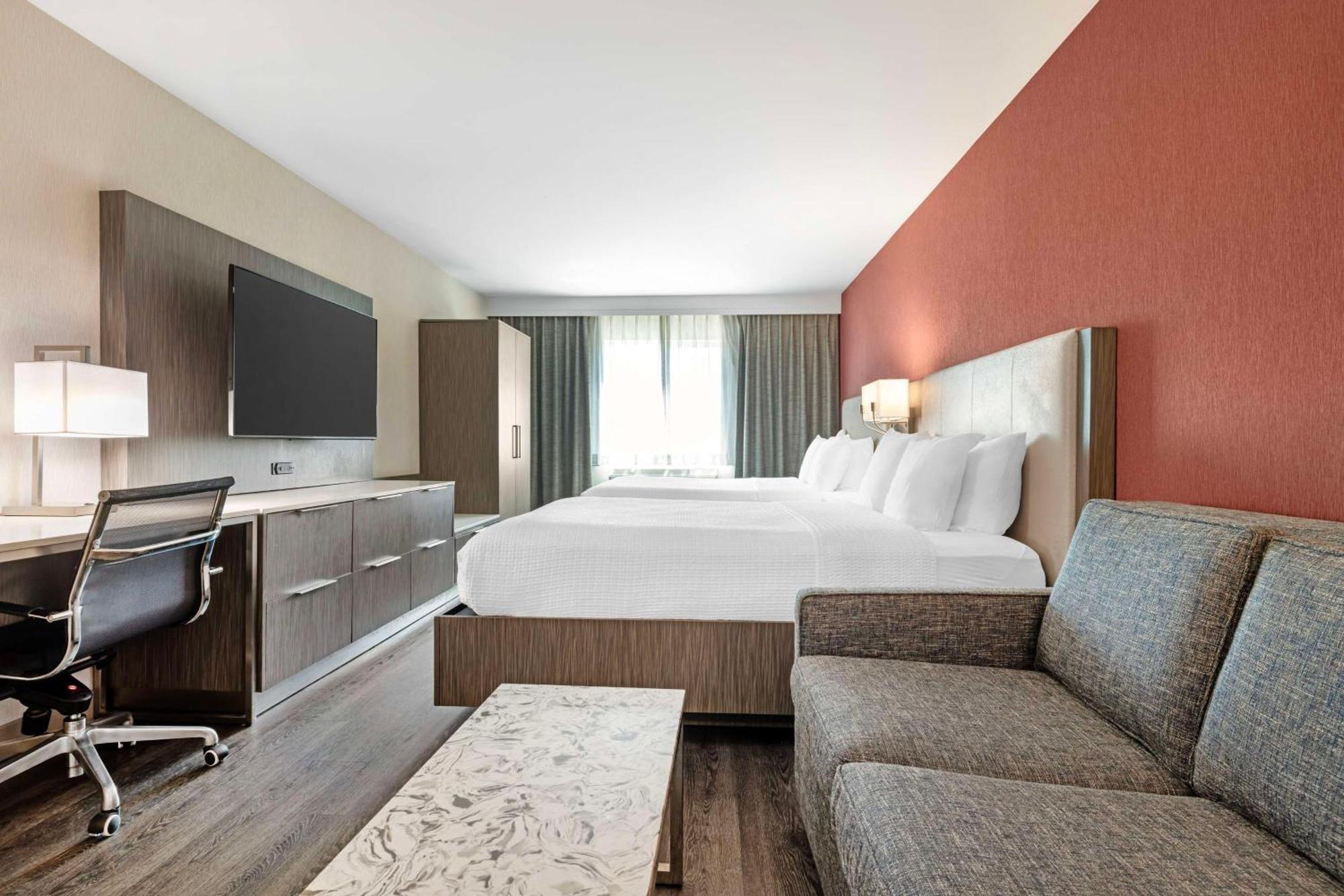 Queen Room with Two Queen Beds and Sofa Bed - Non-Smoking