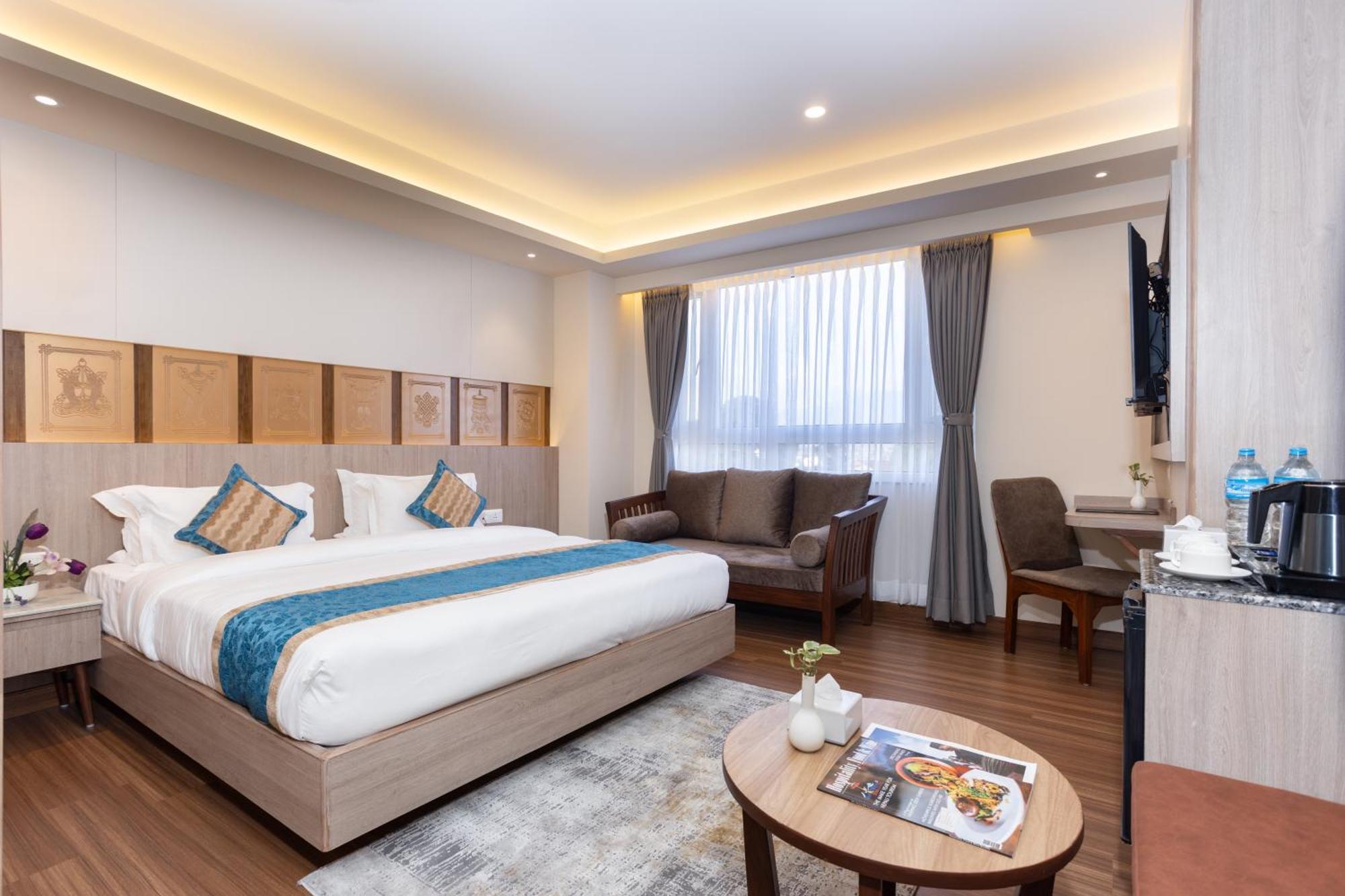 Deluxe Double Room with Free International Airport Pickup,30% Off Sauna, Steam & Jacuzzi