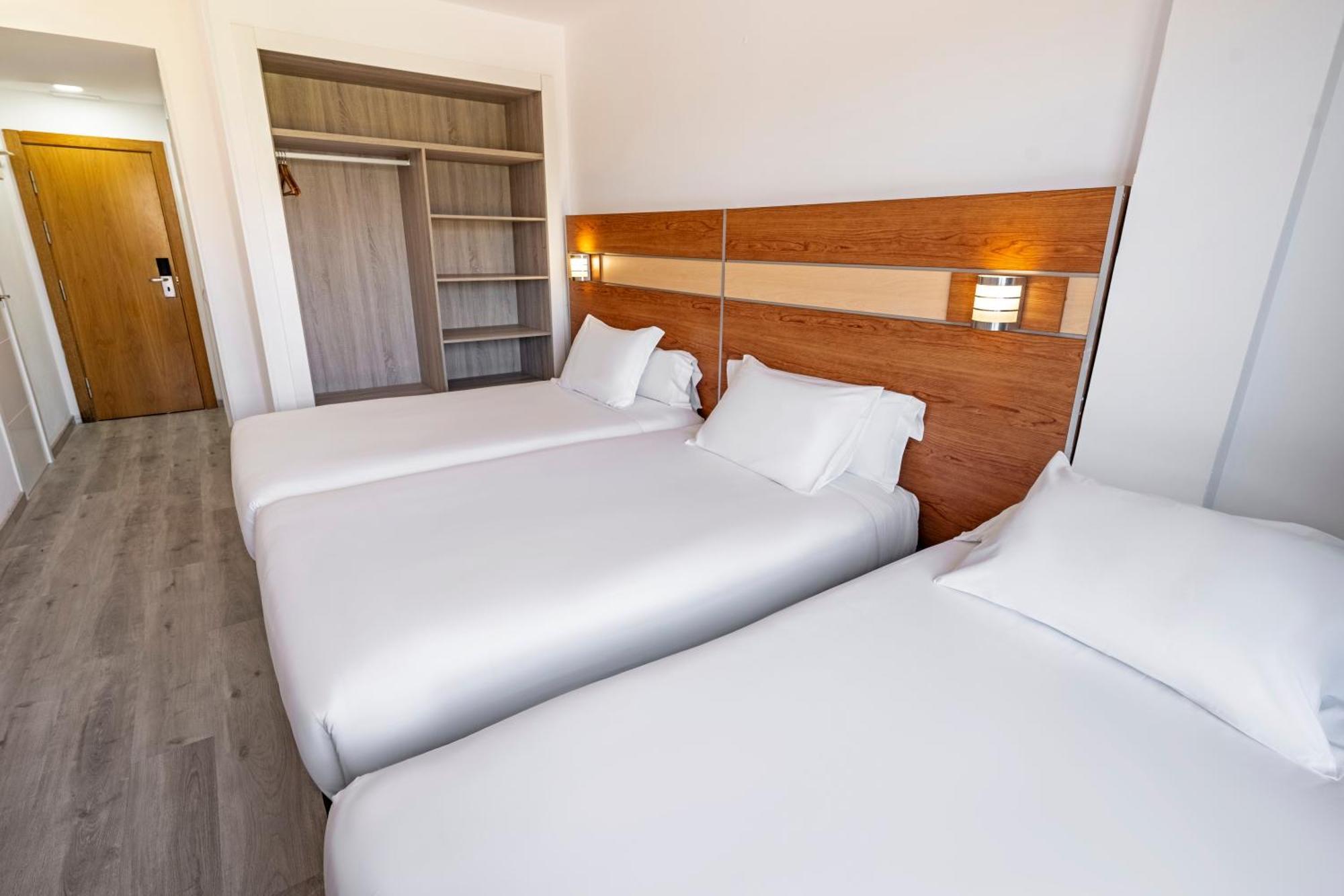 3 Single Beds