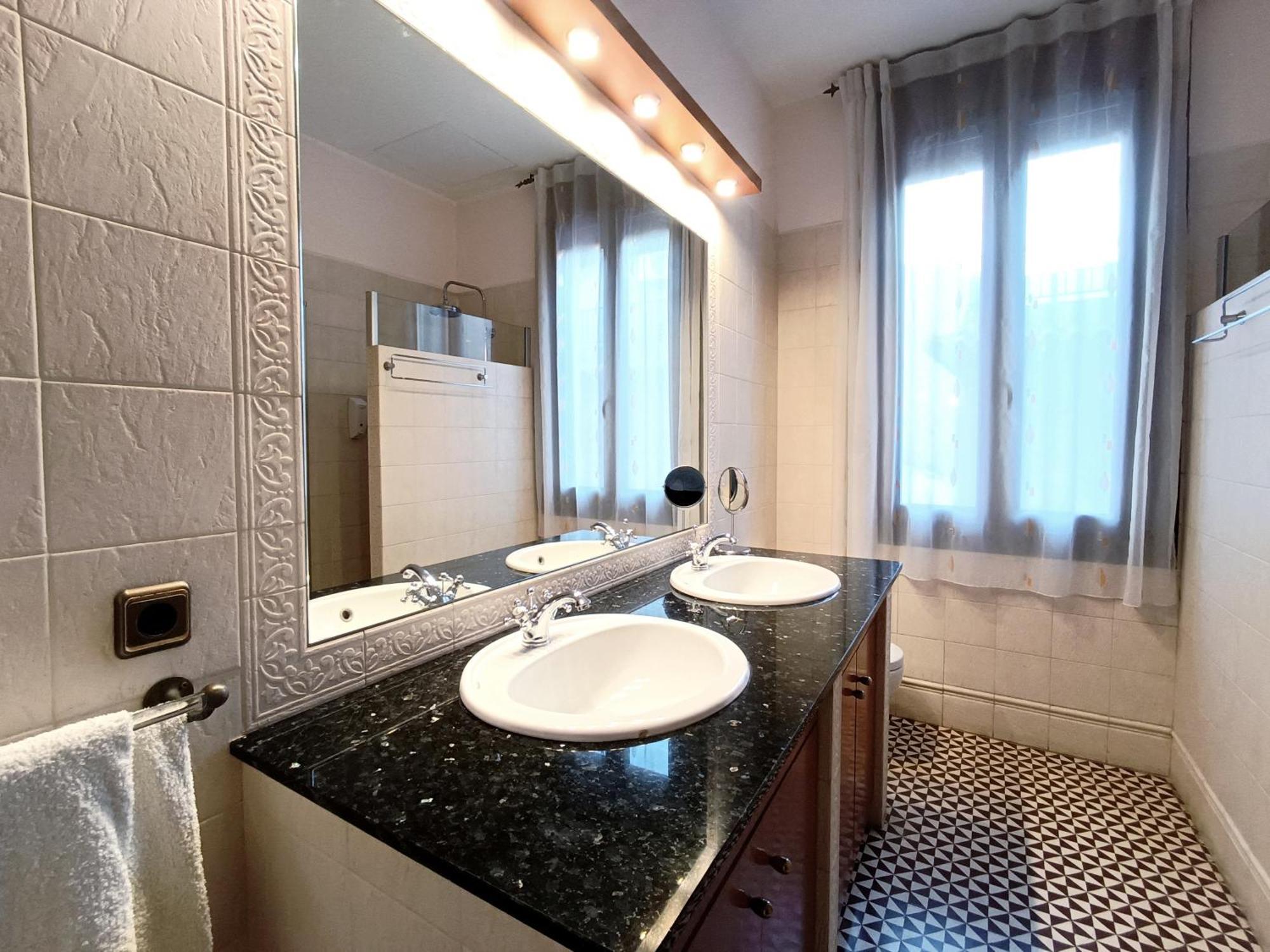 King Suite with Sea View