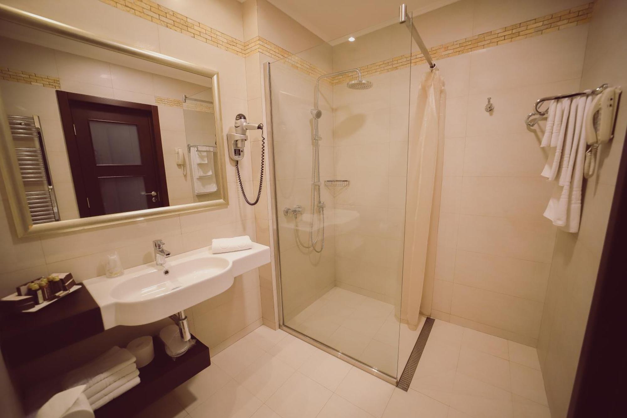 Twin Room with Lake View
