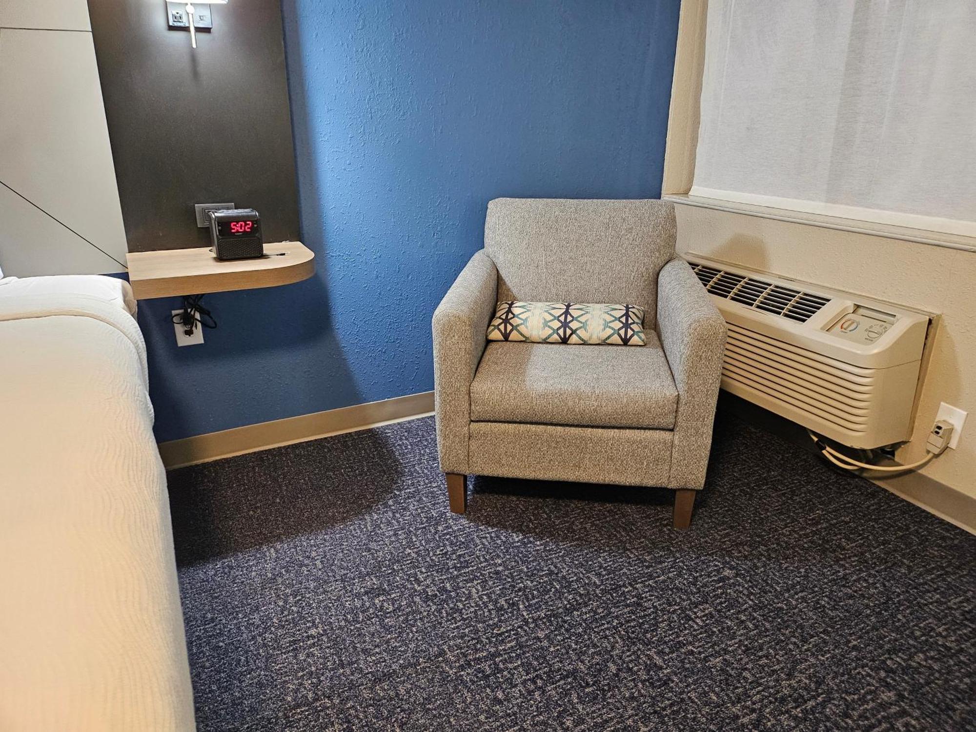 King Room - Non-Smoking