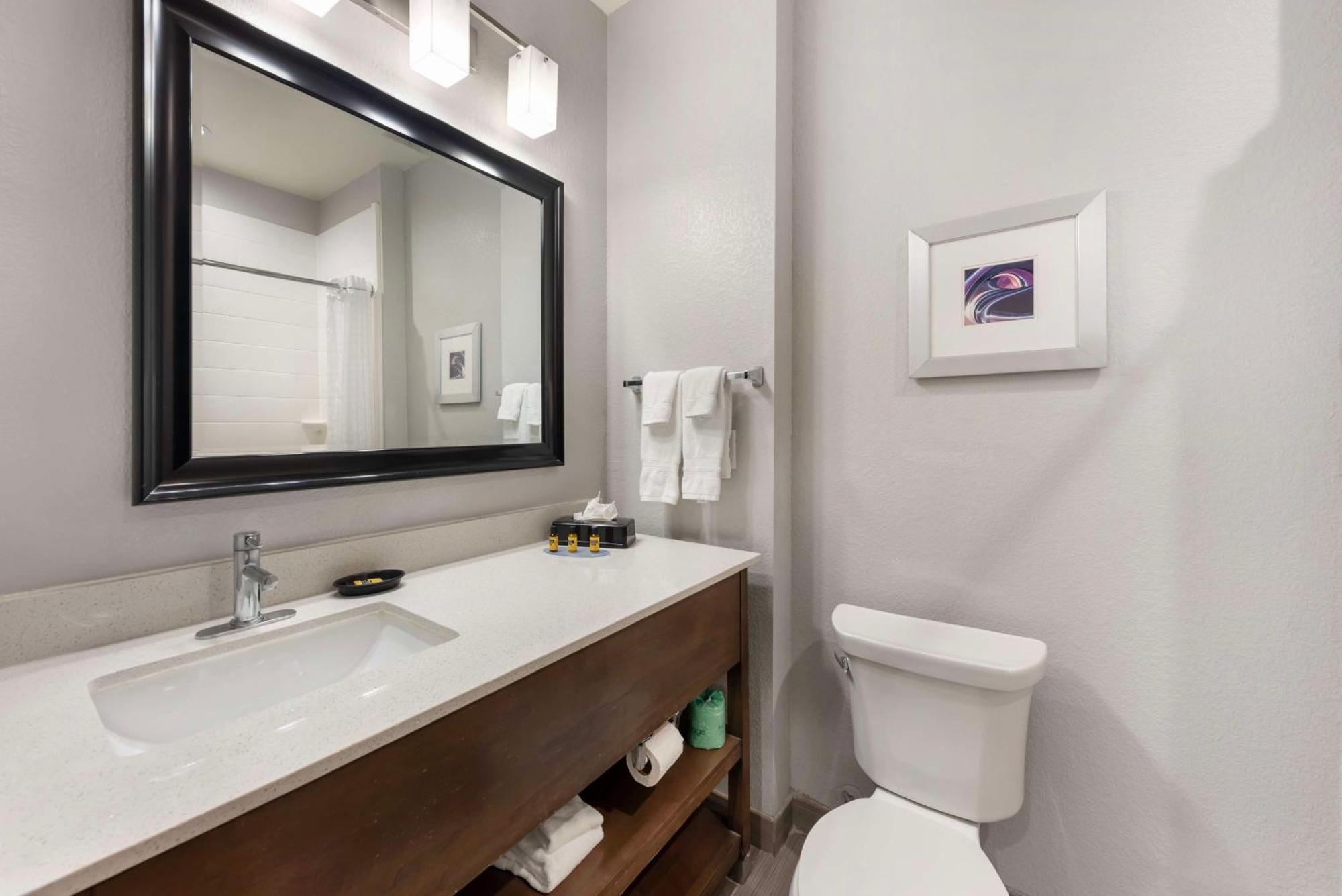 Queen Room with Two Queen Beds - Shower Only