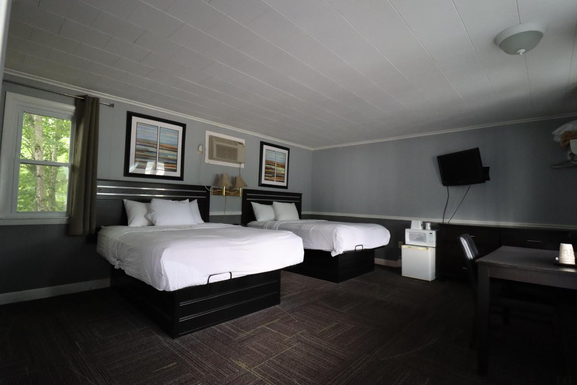 Queen Room with Two Queen Beds - Non-Smoking