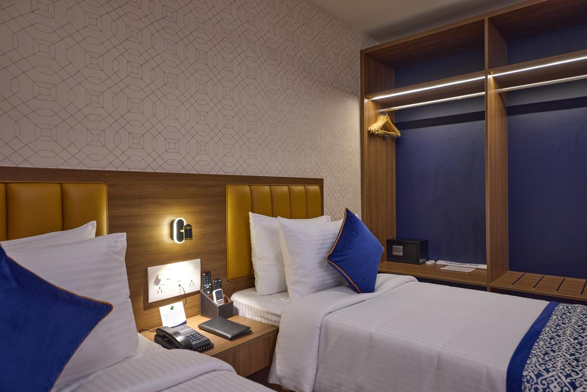 Deluxe Twin Room with Balcony