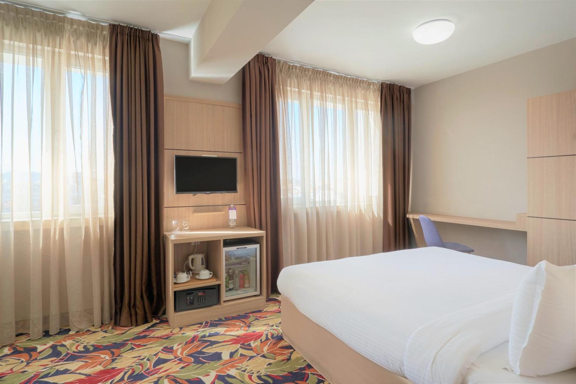 Family Room,1498622854:JPEG