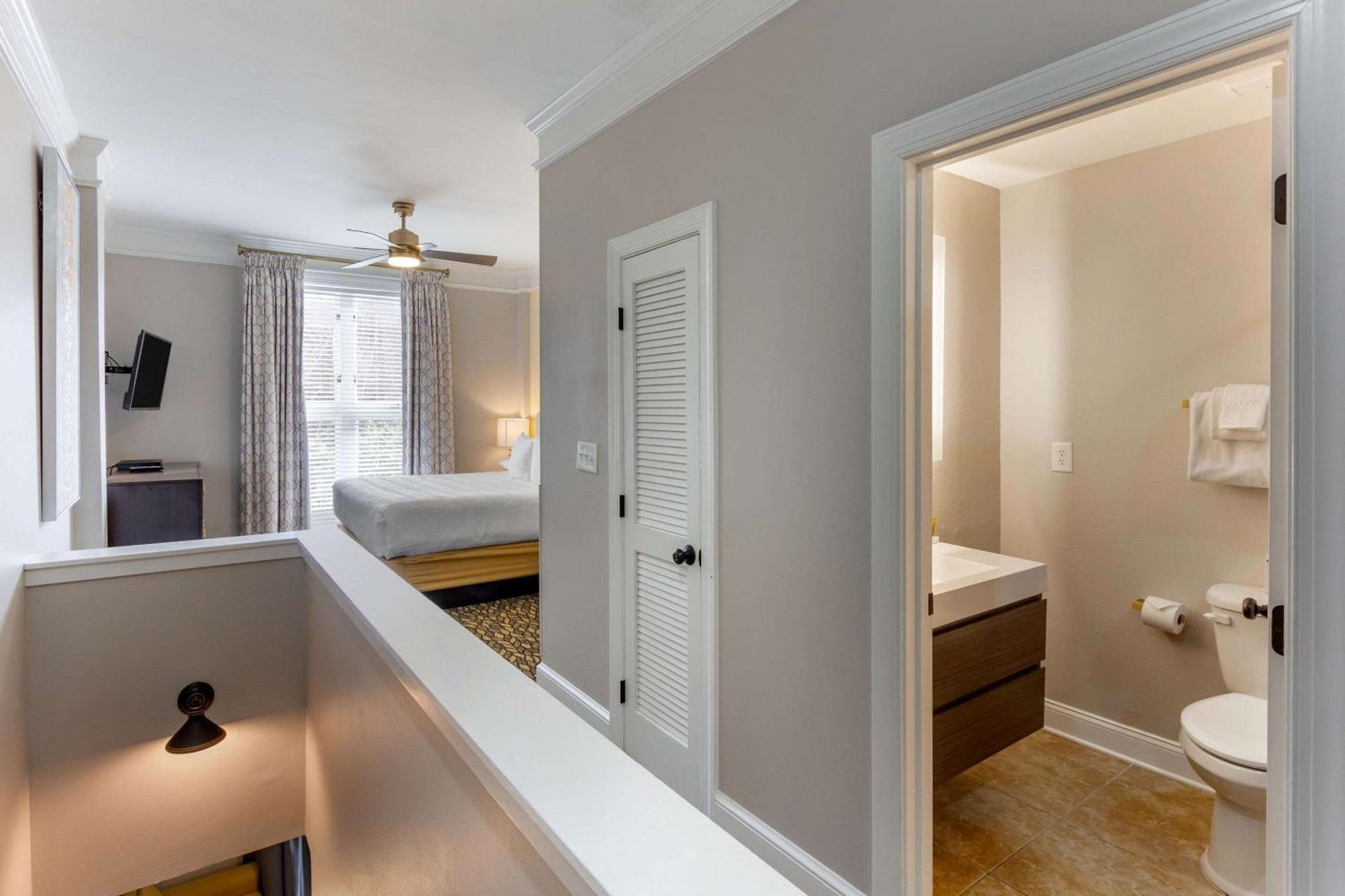 Superior King Room - Non Smoking
