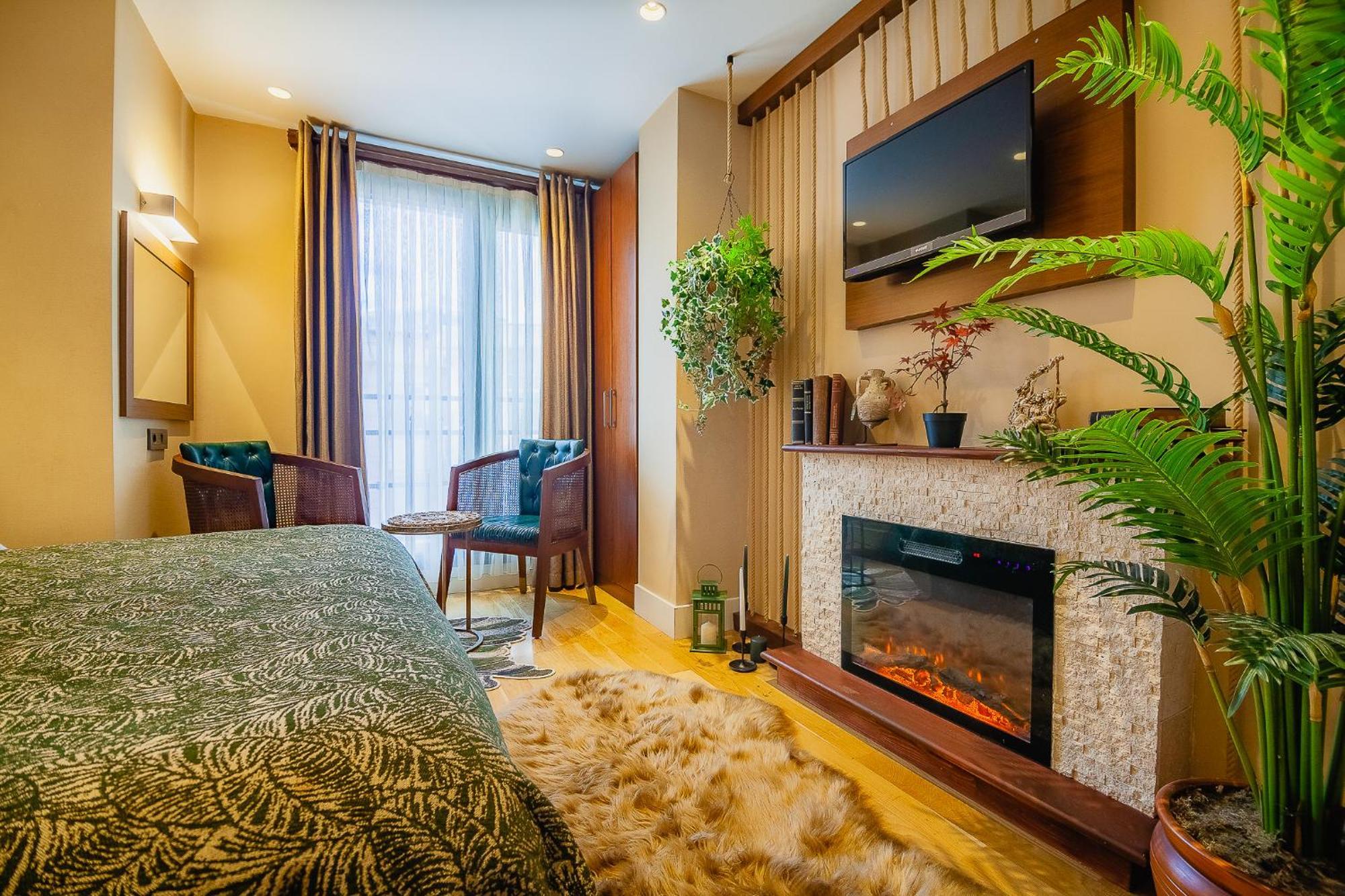 Three-Bedroom Apartment High Floor