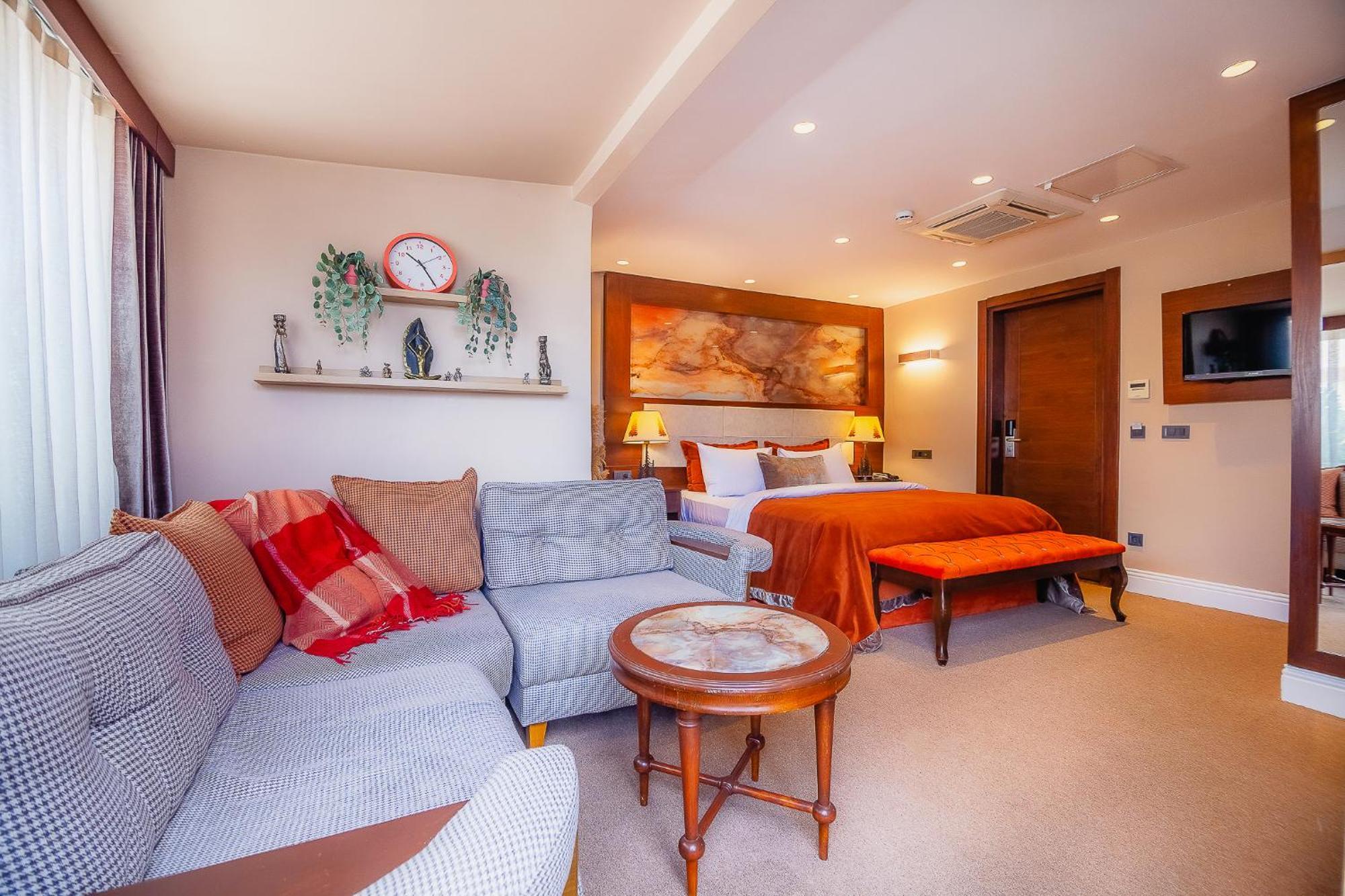 Superior King Suite