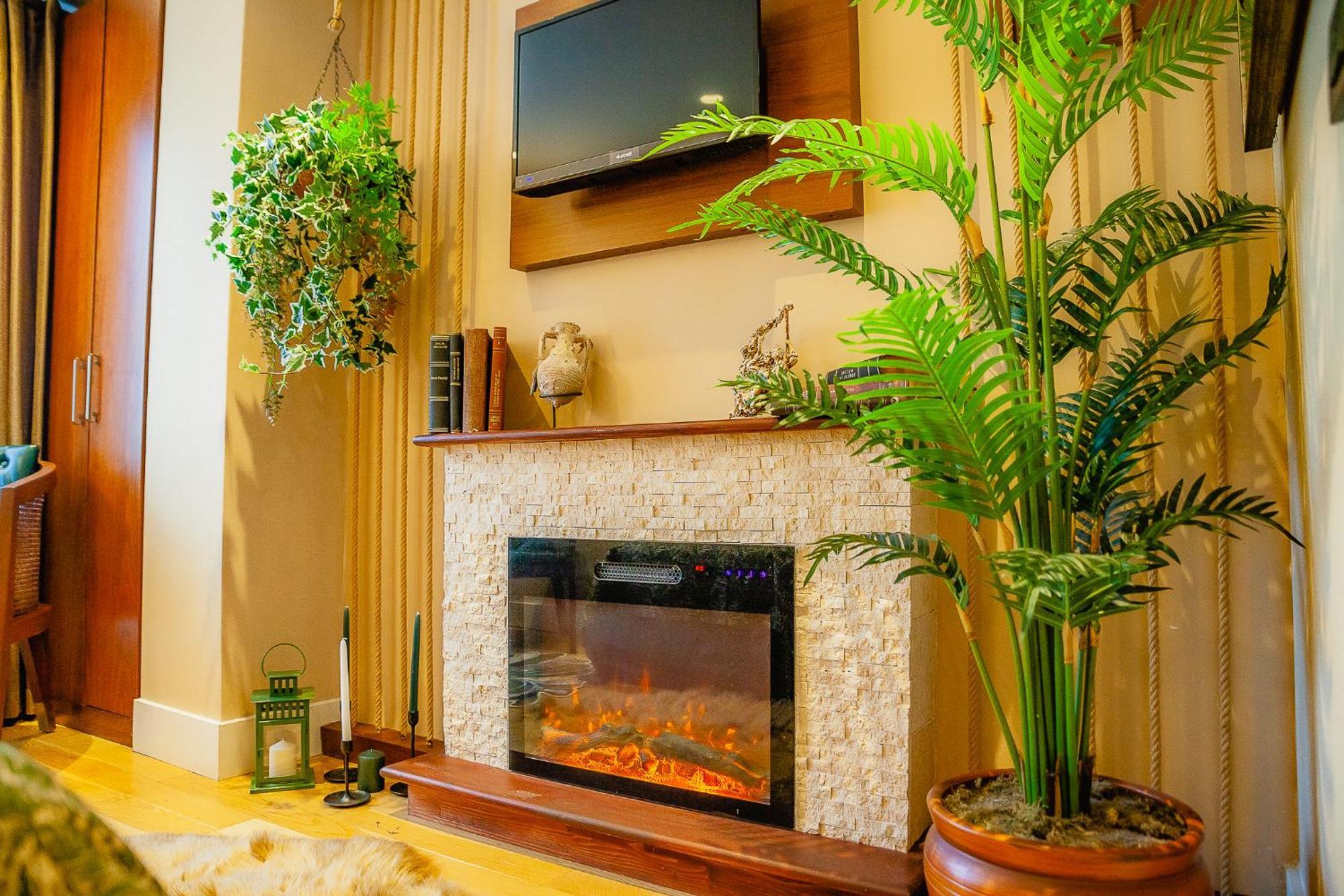 Three-Bedroom Apartment High Floor