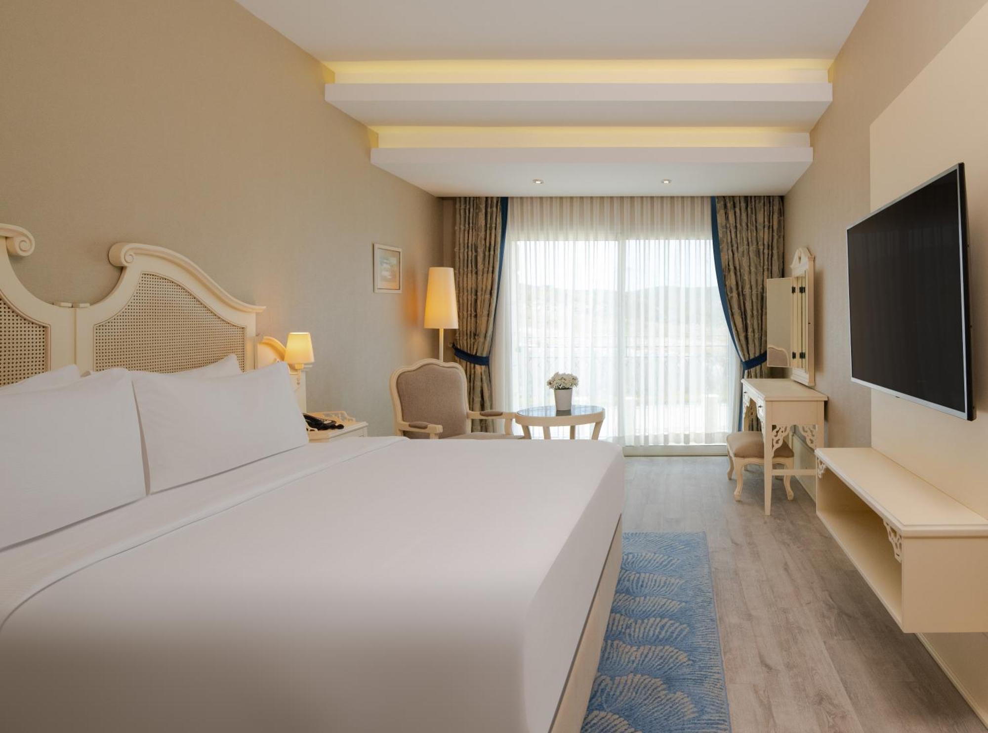King Room with Garden View - Accessible
