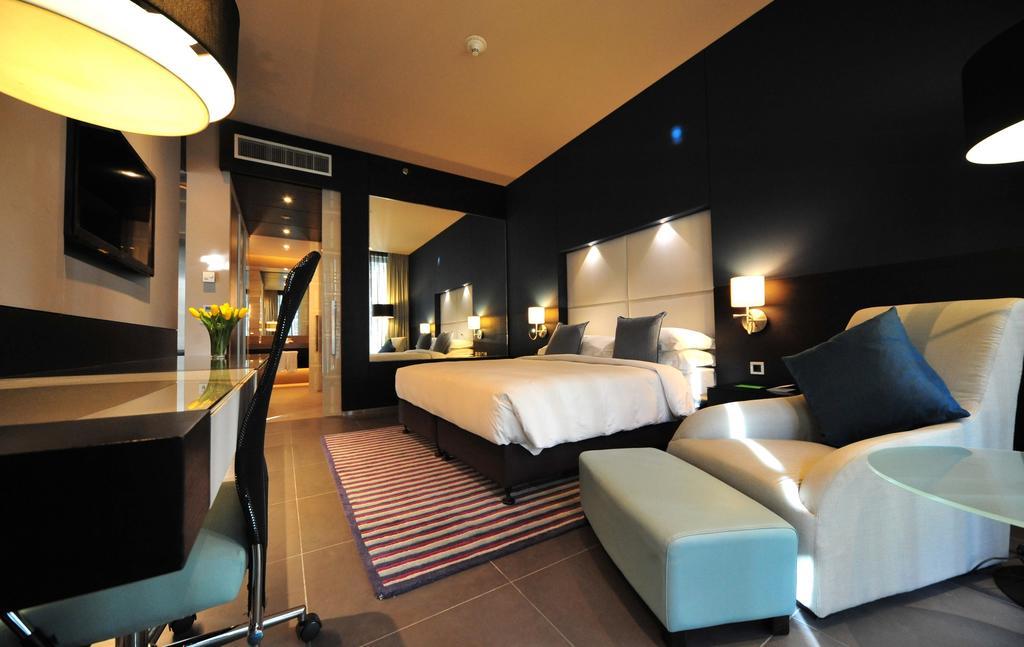 One-Bedroom Suite with Balcony,559542066:JPEG
