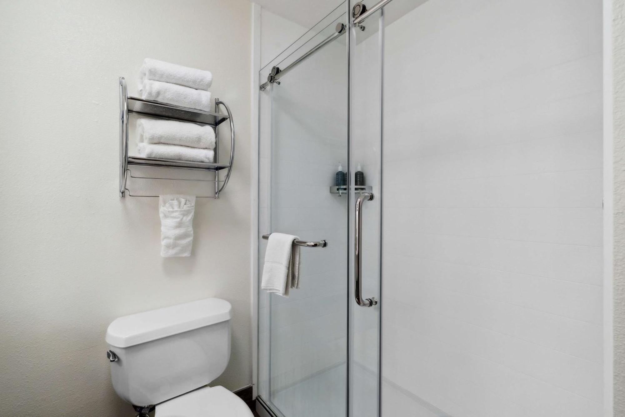 King Studio Jetted Tub