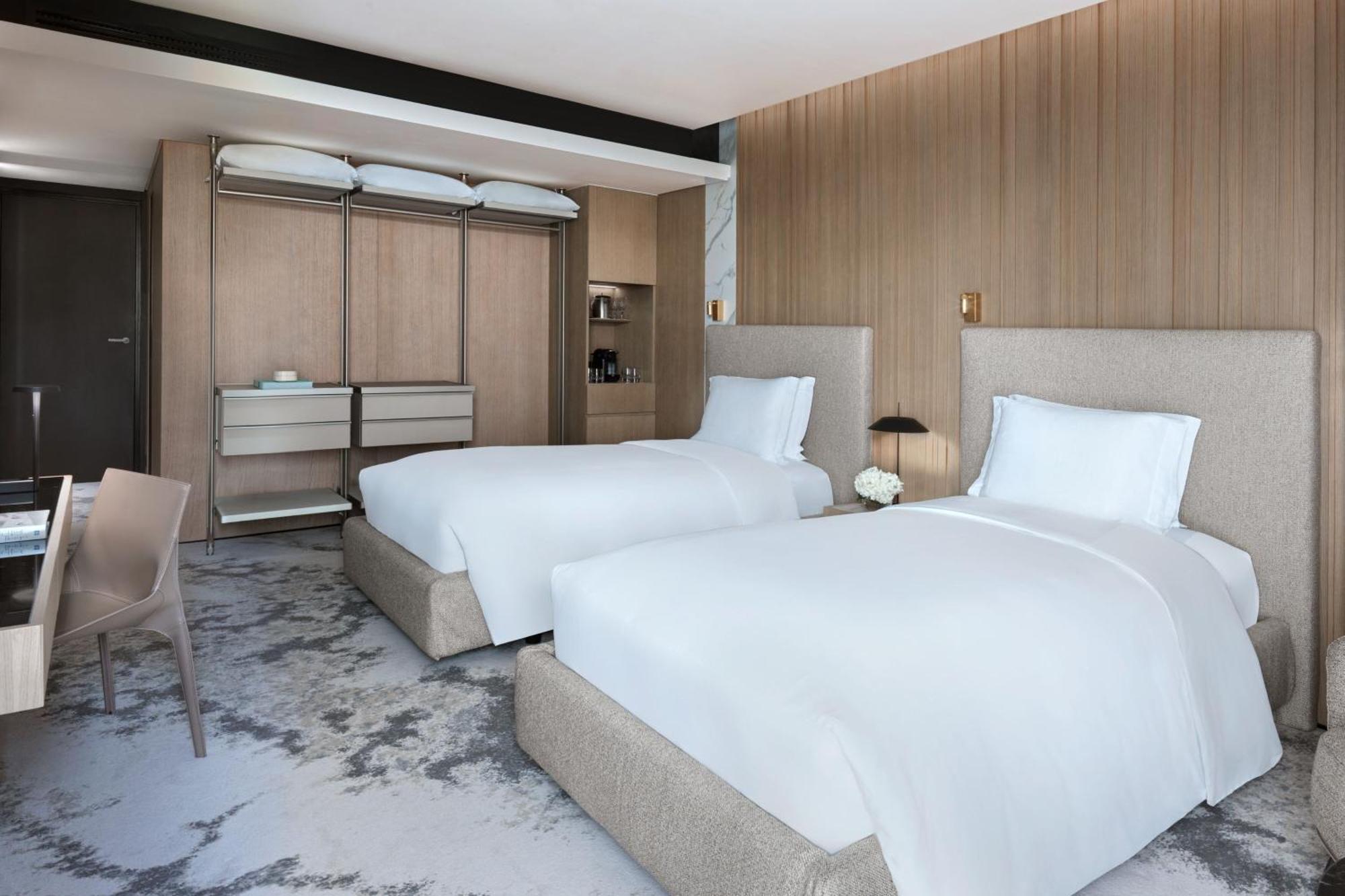 Deluxe Club Twin with Club Lounge Access