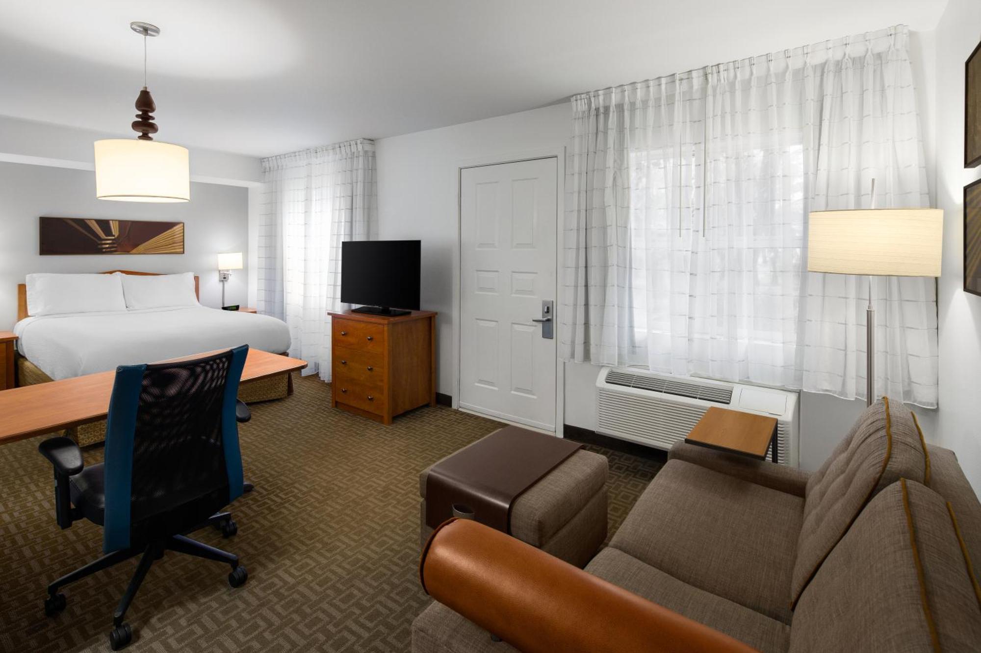 Deluxe Queen Suite with Sofa Bed