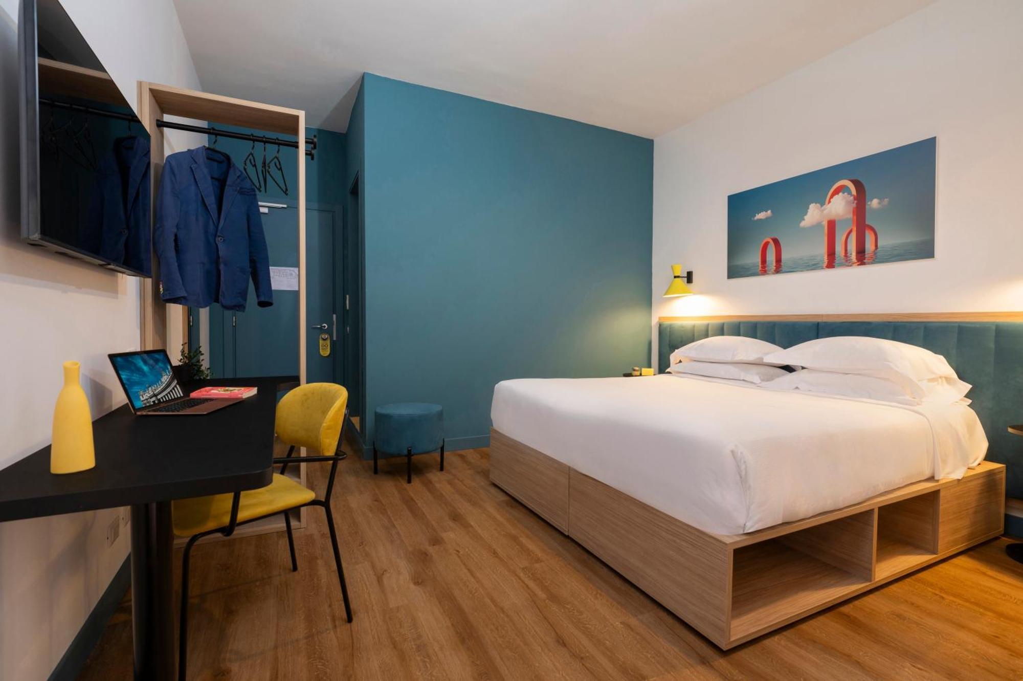 Deluxe Double or Twin Room