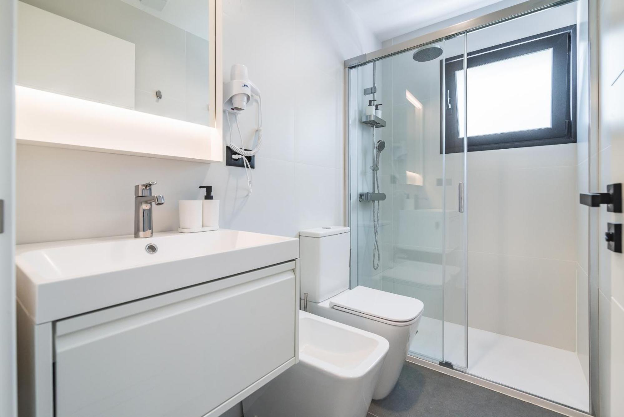 Double Room Private Bathroom