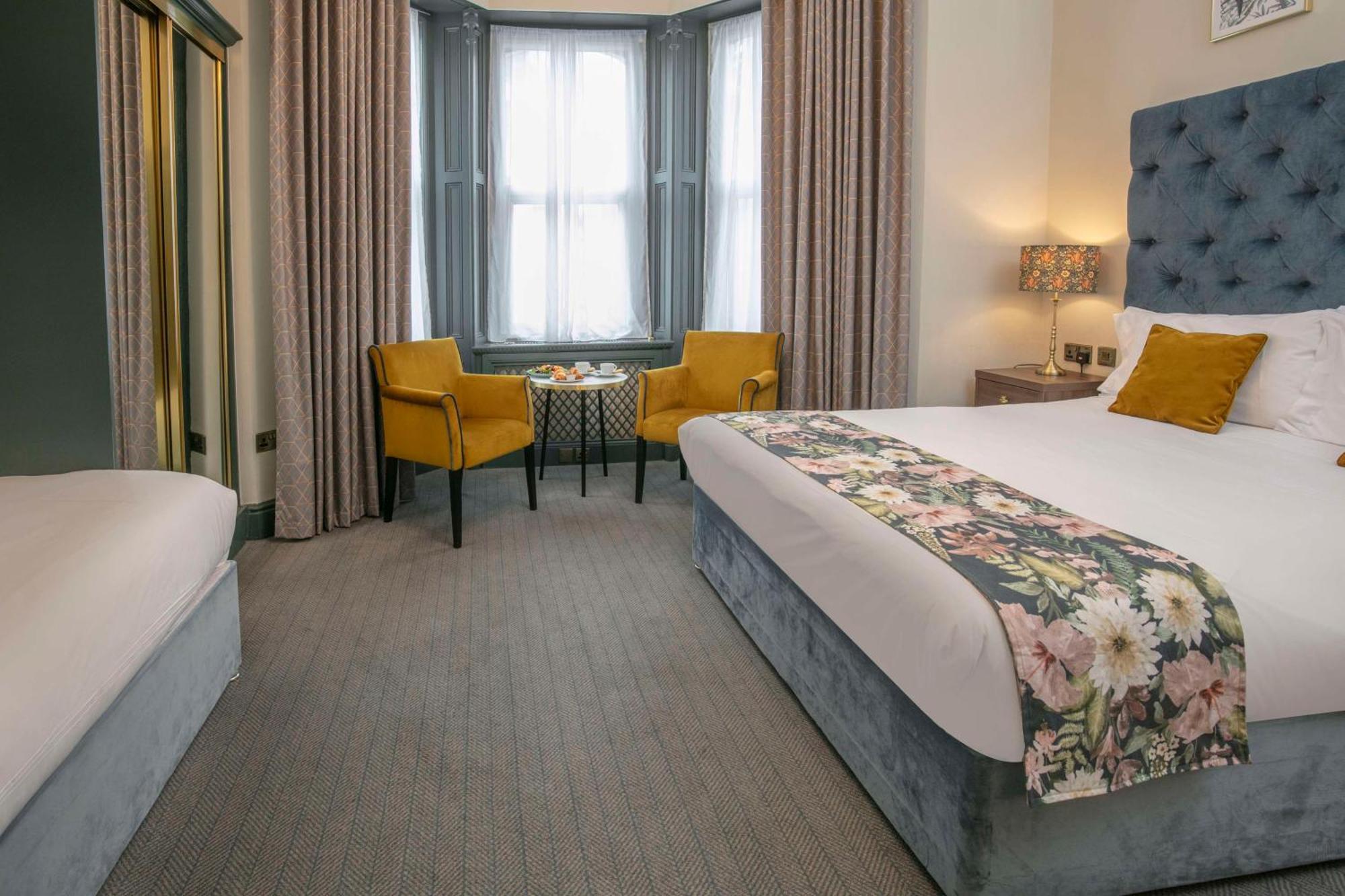 Classic Family Room,1742614544:JPEG