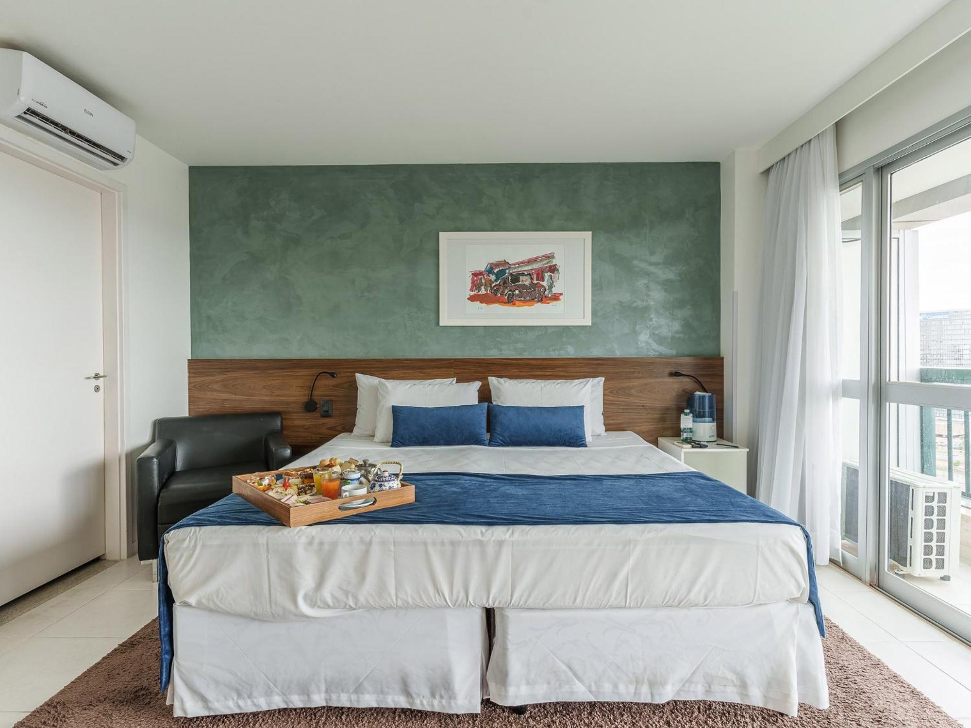 Deluxe Room (2 Adults + 1 Child)