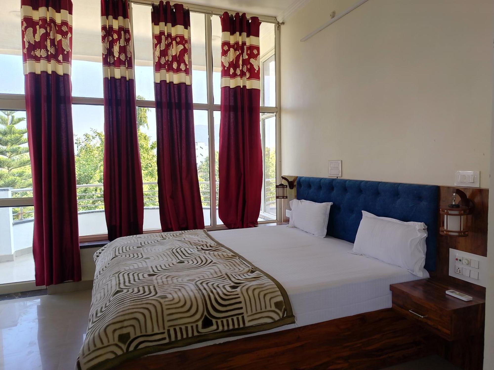 Deluxe Double Room with Balcony
